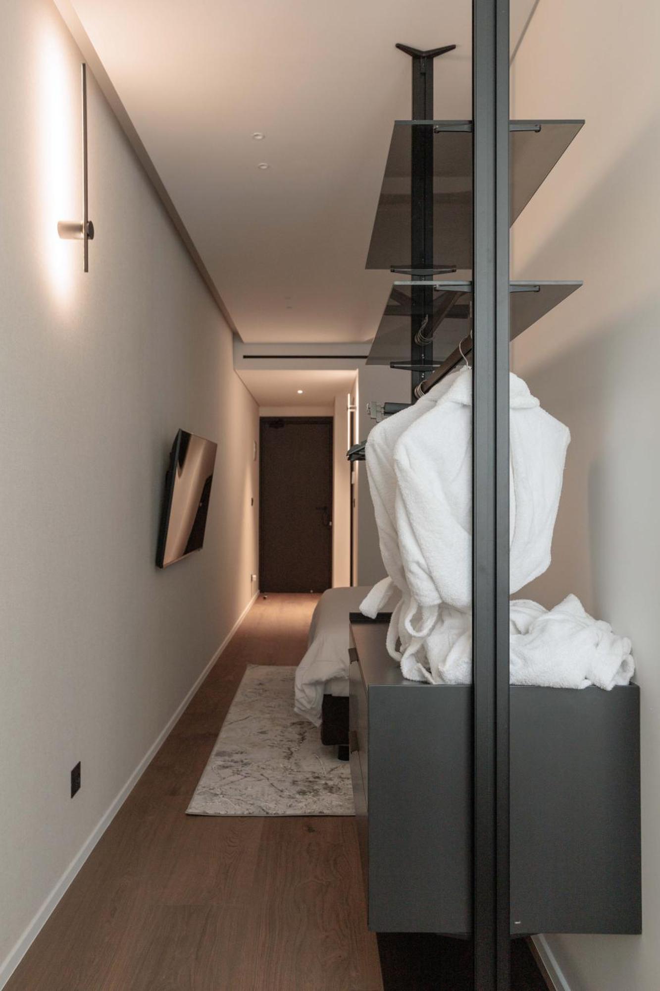 Deluxe Suite With indoor Spa Bath