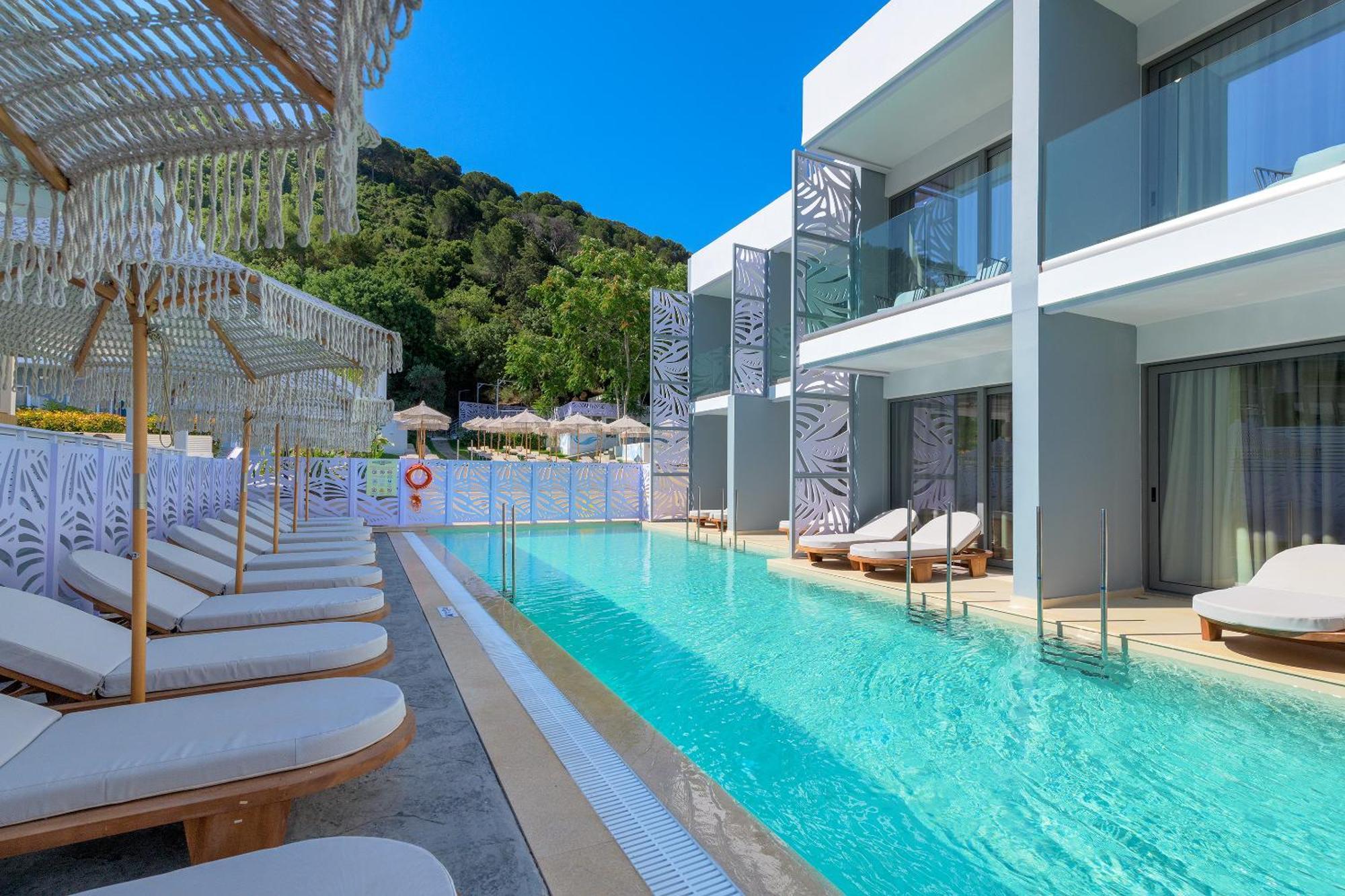 Double Room with Pool View, Shared Pool and Balcony