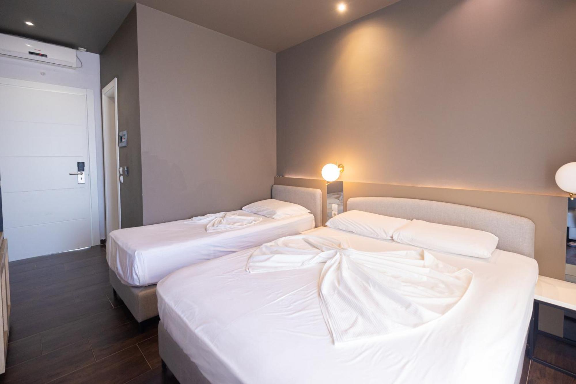 Economy Triple Room