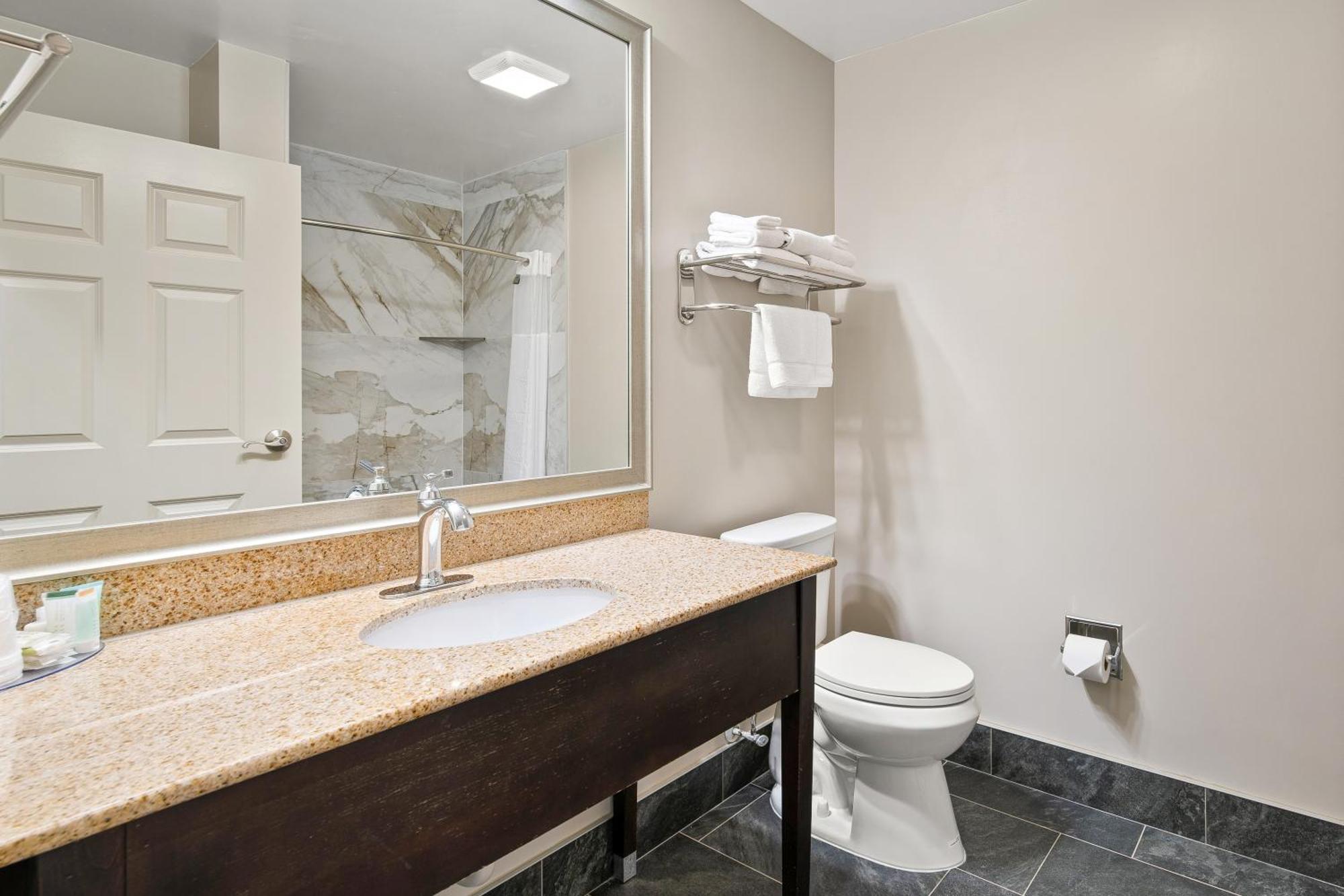 Queen Room - Disability Access