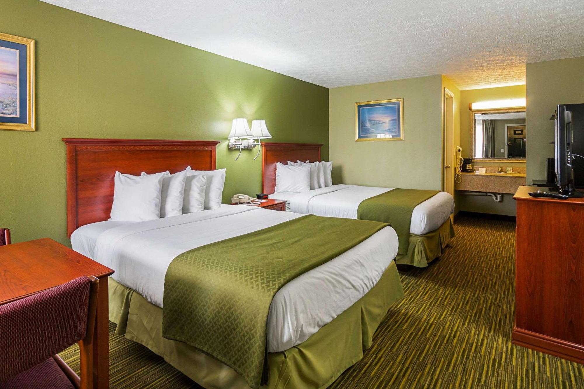 Queen Room with Two Queen Beds - Non-Smoking