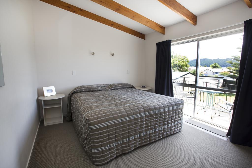 Queen Two Bedroom Apartment (sleeps 4)