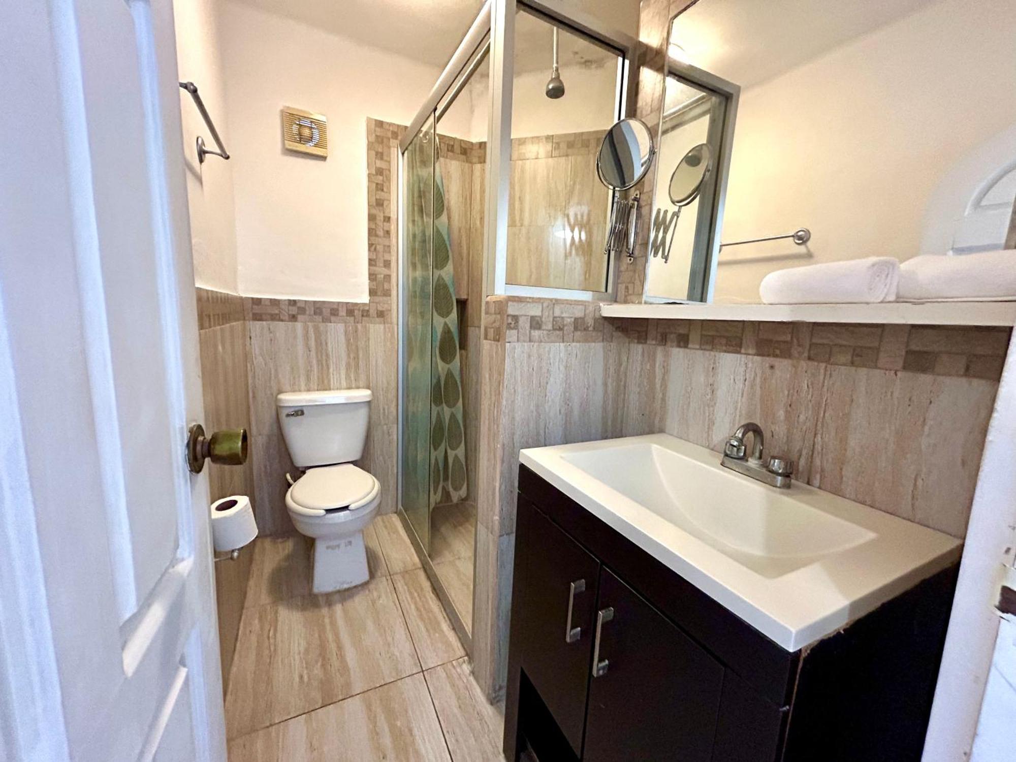 Driepersoonskamer met Eigen Badkamer