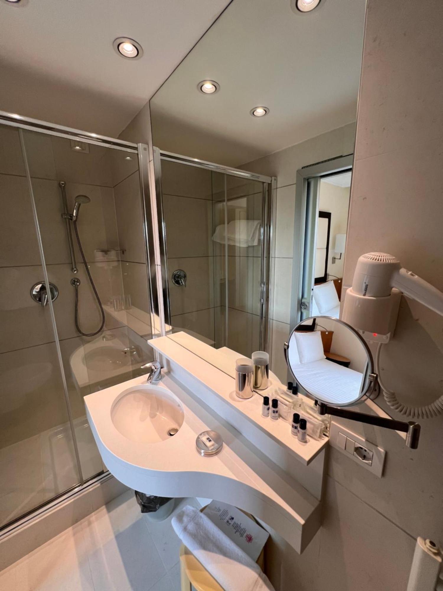 Double Room (1 Adult)