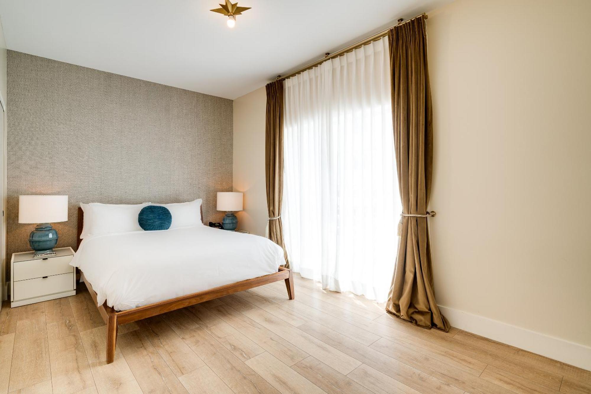 Suite 1 Chambre Lit Queen-Size - Accessible aux Personnes à Mobilité Réduite