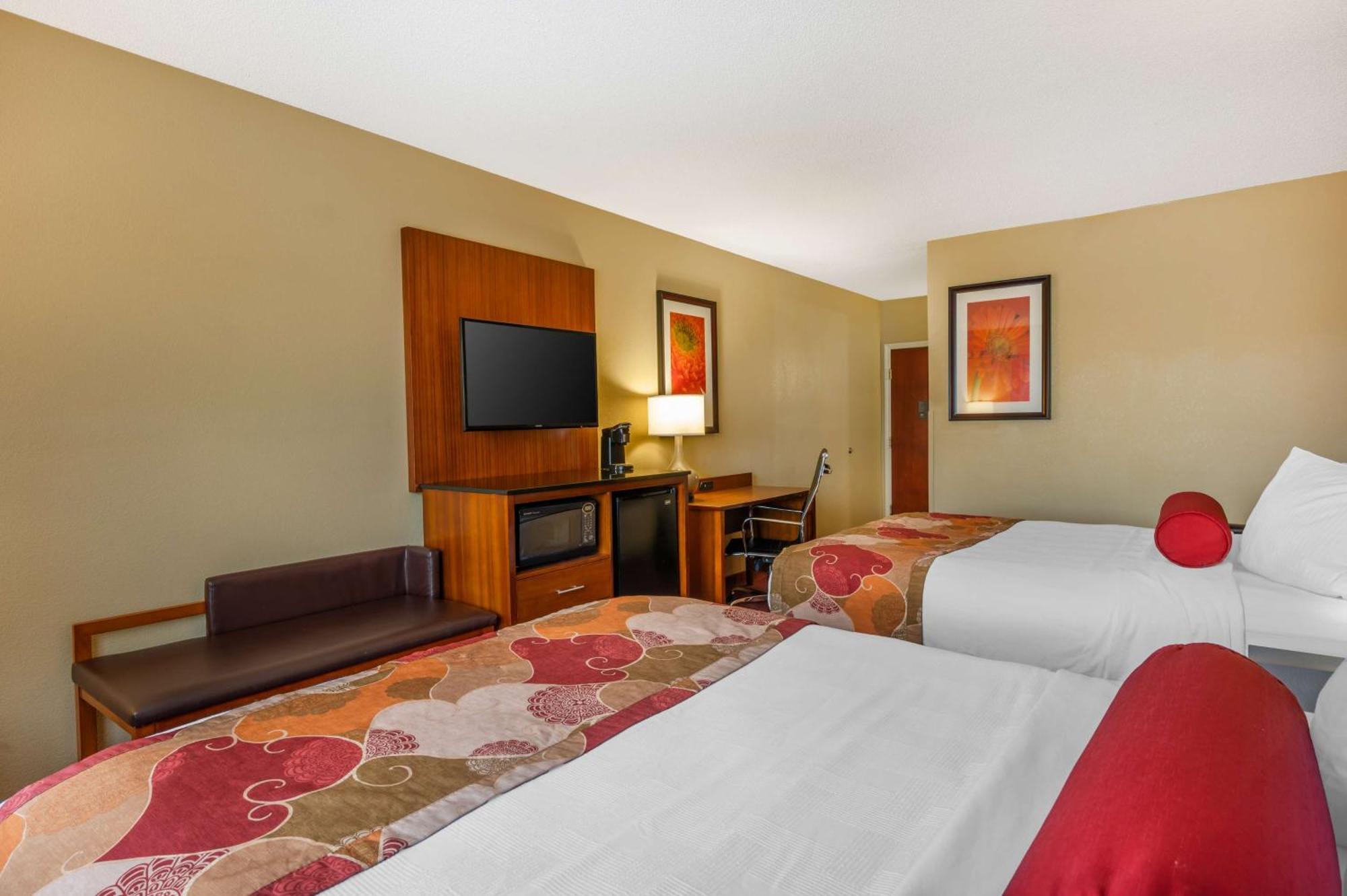 Queen Room with Two Queen Beds and Kitchenette - Non-Smoking