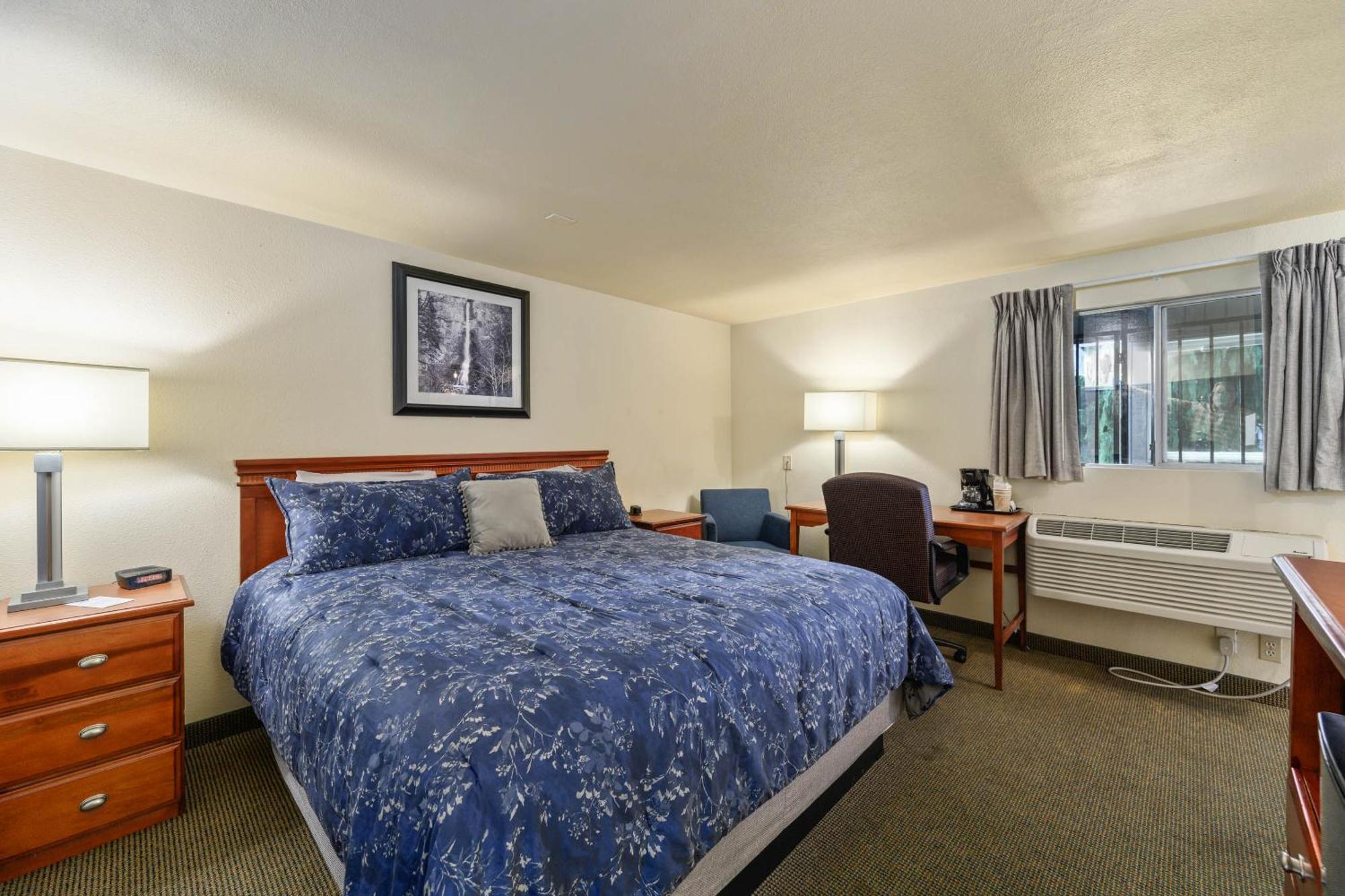 Deluxe Double Room with Bath