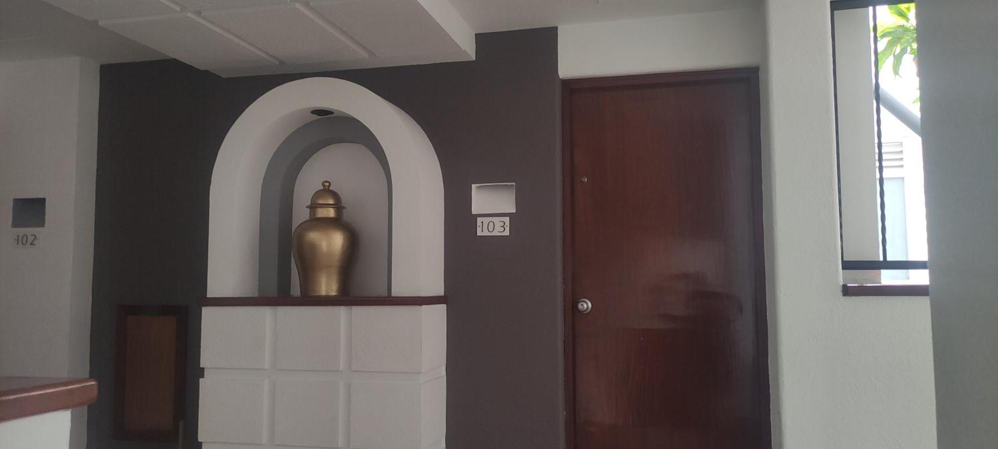 Quarto Duplo com 2 Camas de Casal