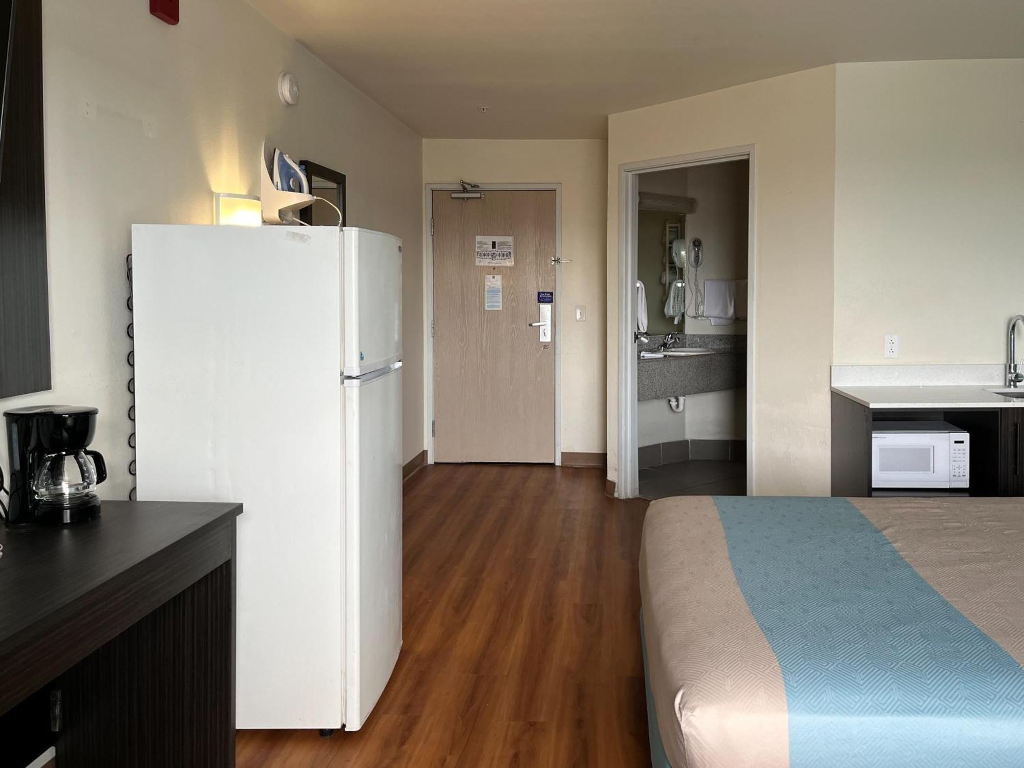 King Room - Disability Access - Non-Smoking