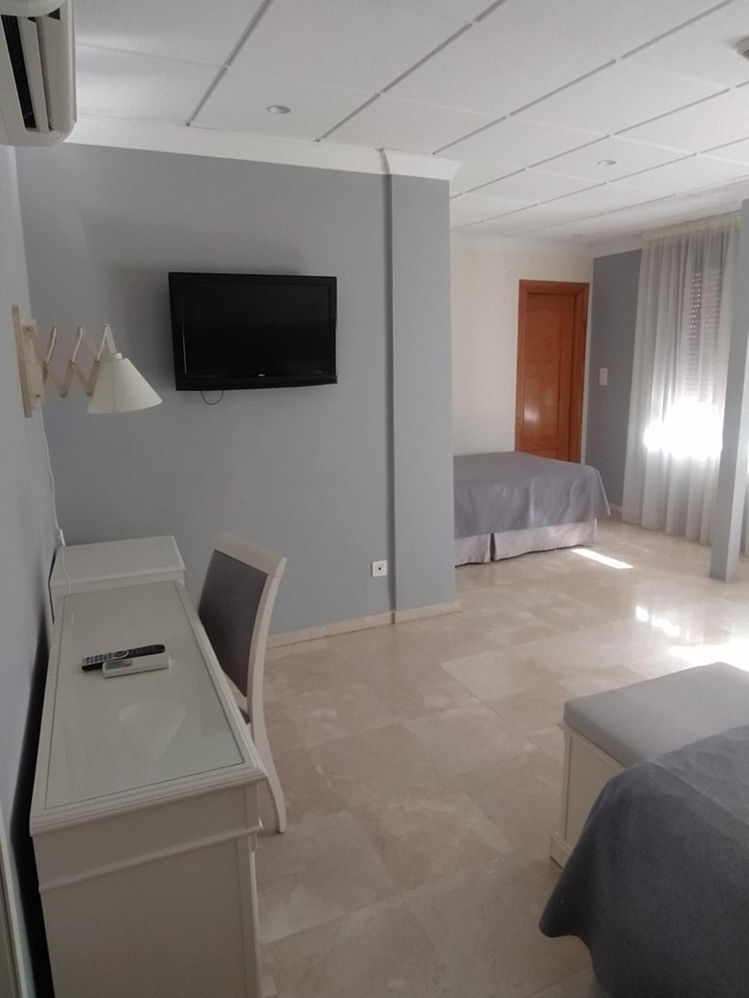 Twin Room,1611057531:JPEG