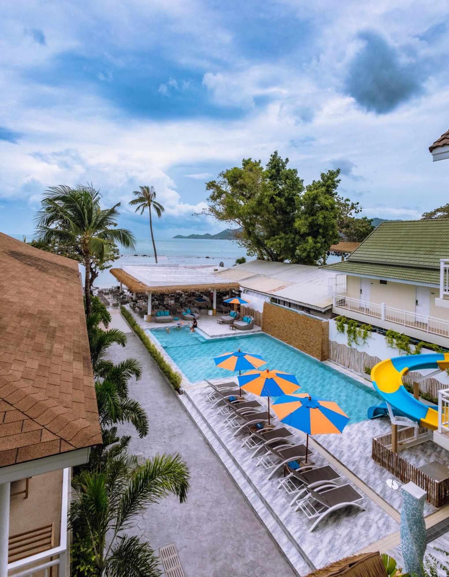 Premier-Zimmer AB5 mit Poolblick