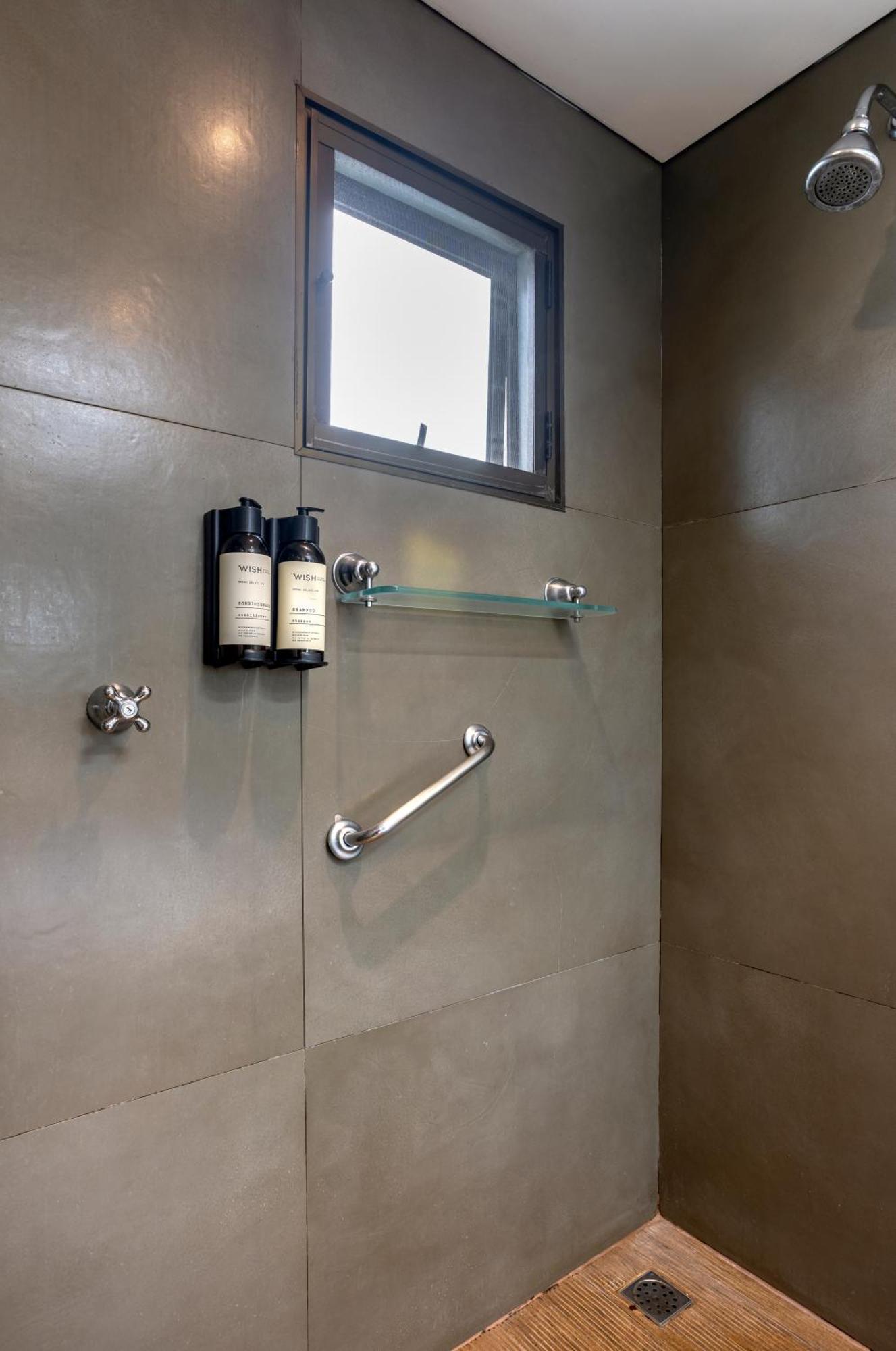 Quarto duplo premier com banheira de hidromassagem