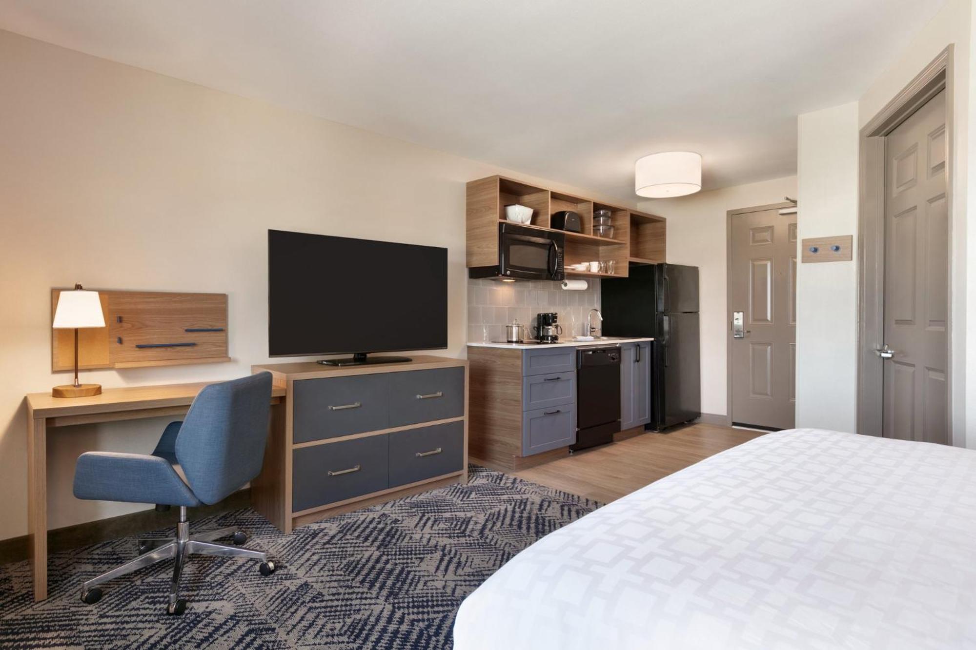 King Studio Suite