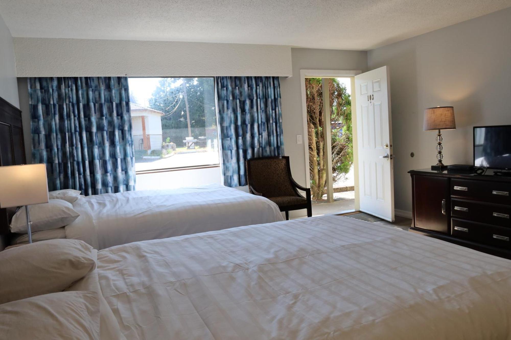 Standard Queen Room with Two Queen Beds