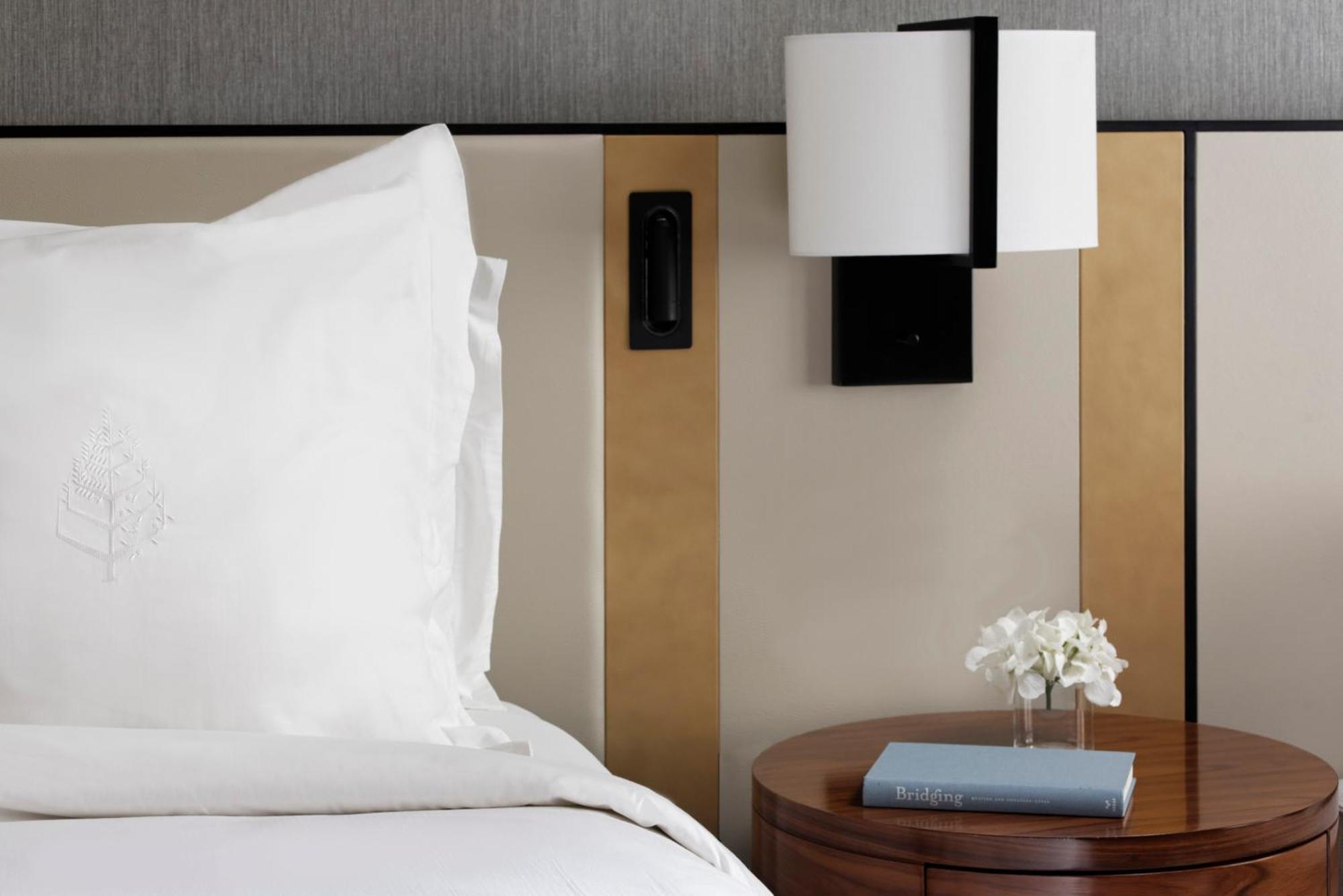 Chambre Lit King-Size Complexe Hôtelier - Accessible aux Personnes à Mobilité Réduite