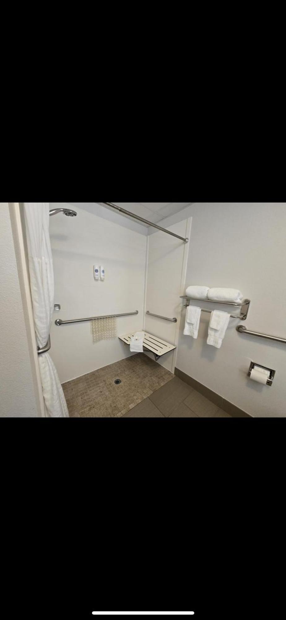 King Suite - Accessible/Non-Smoking