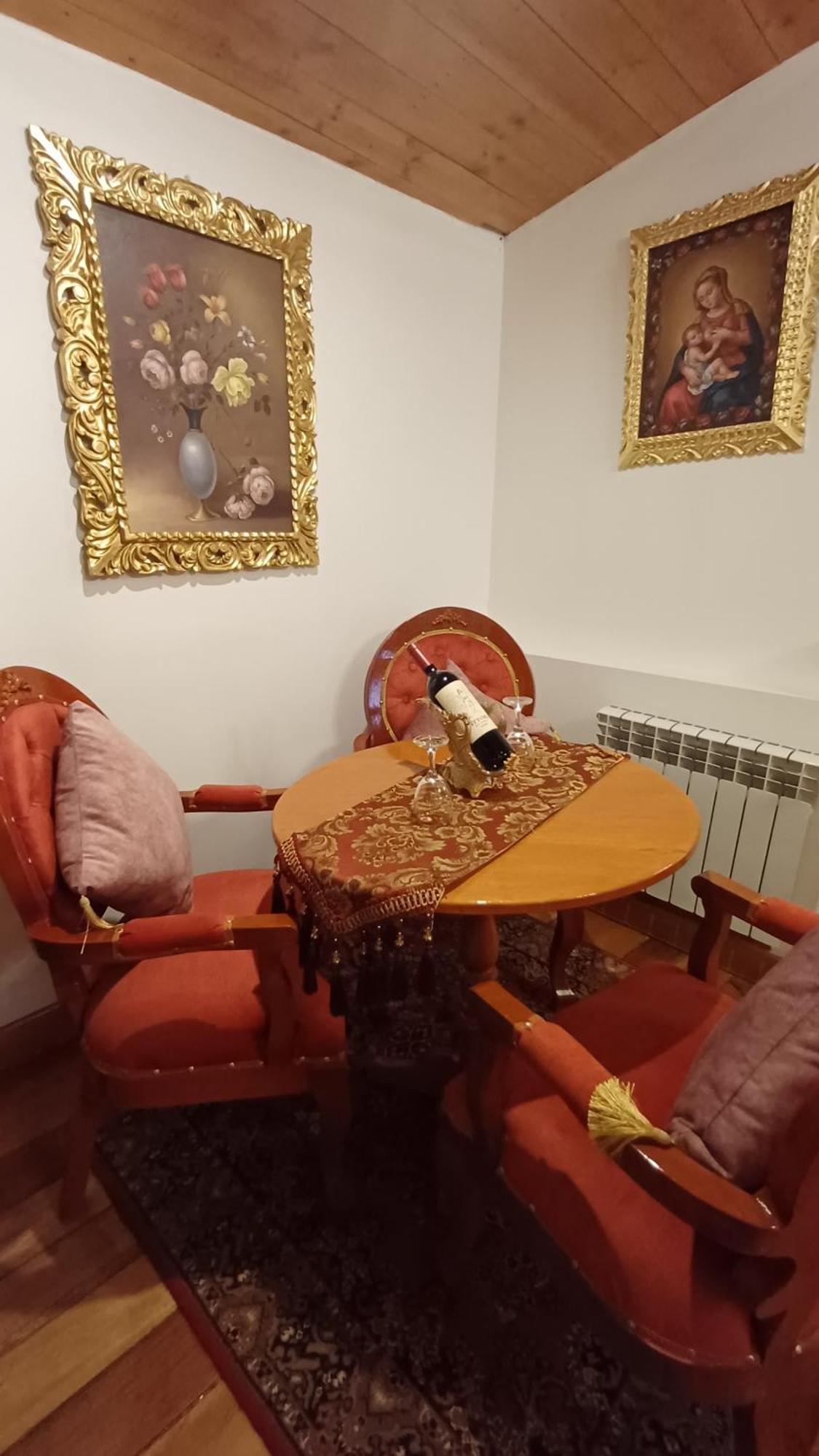 Deluxe King Suite