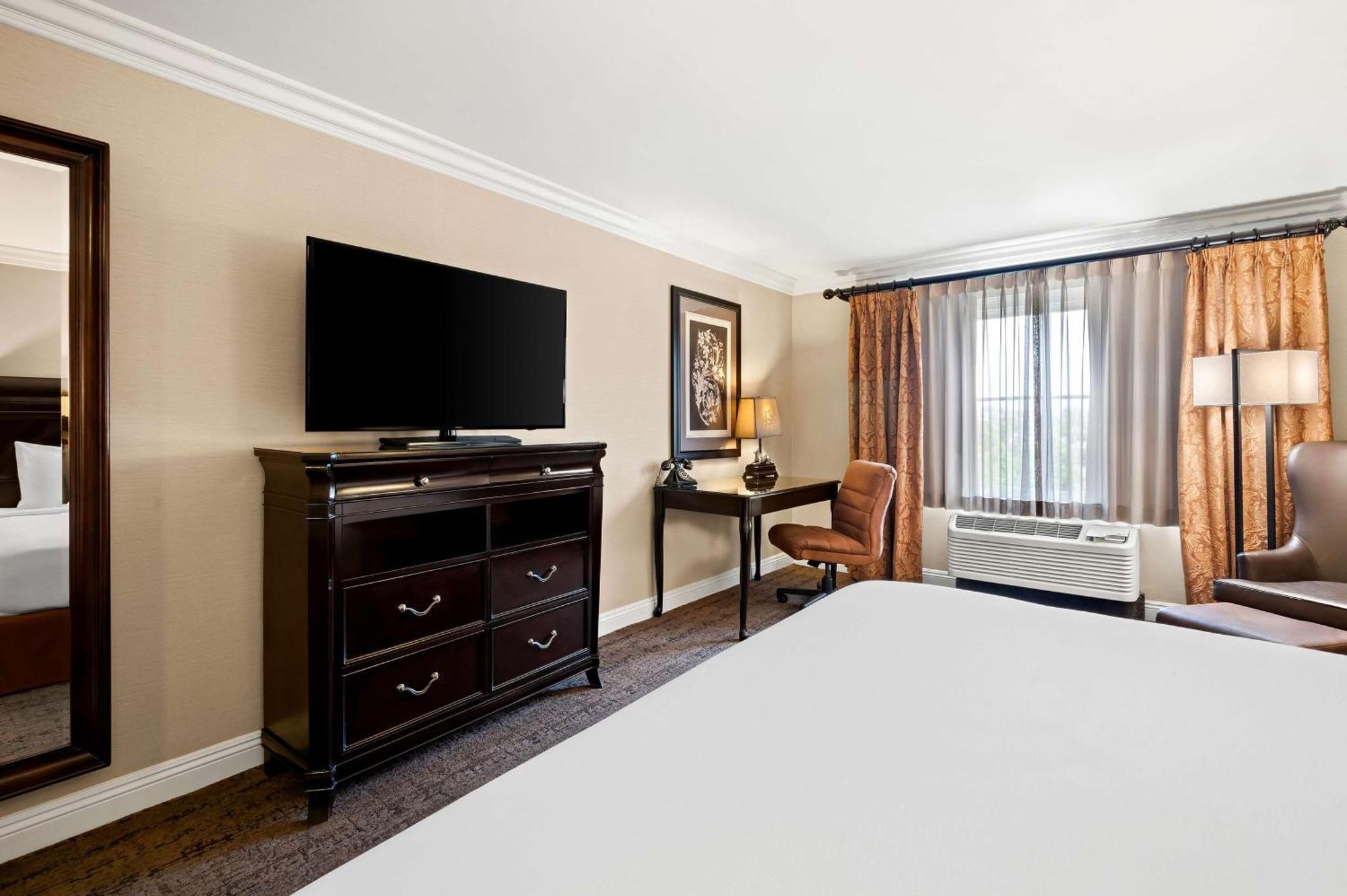 King Room - Non-Smoking