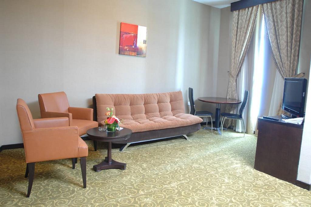One-Bedroom Suite