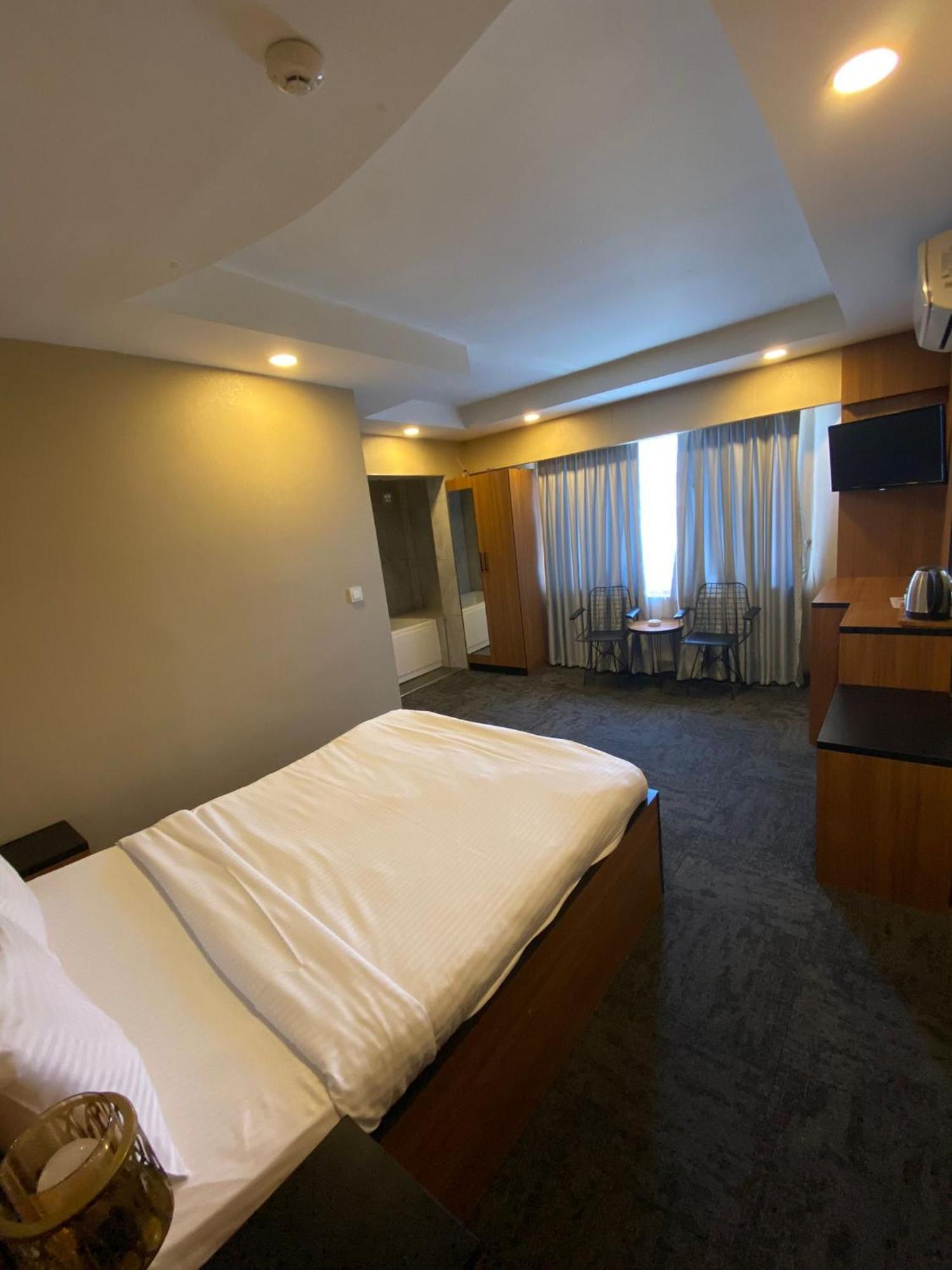 Deluxe Çift Kişilik Oda - Küvetli