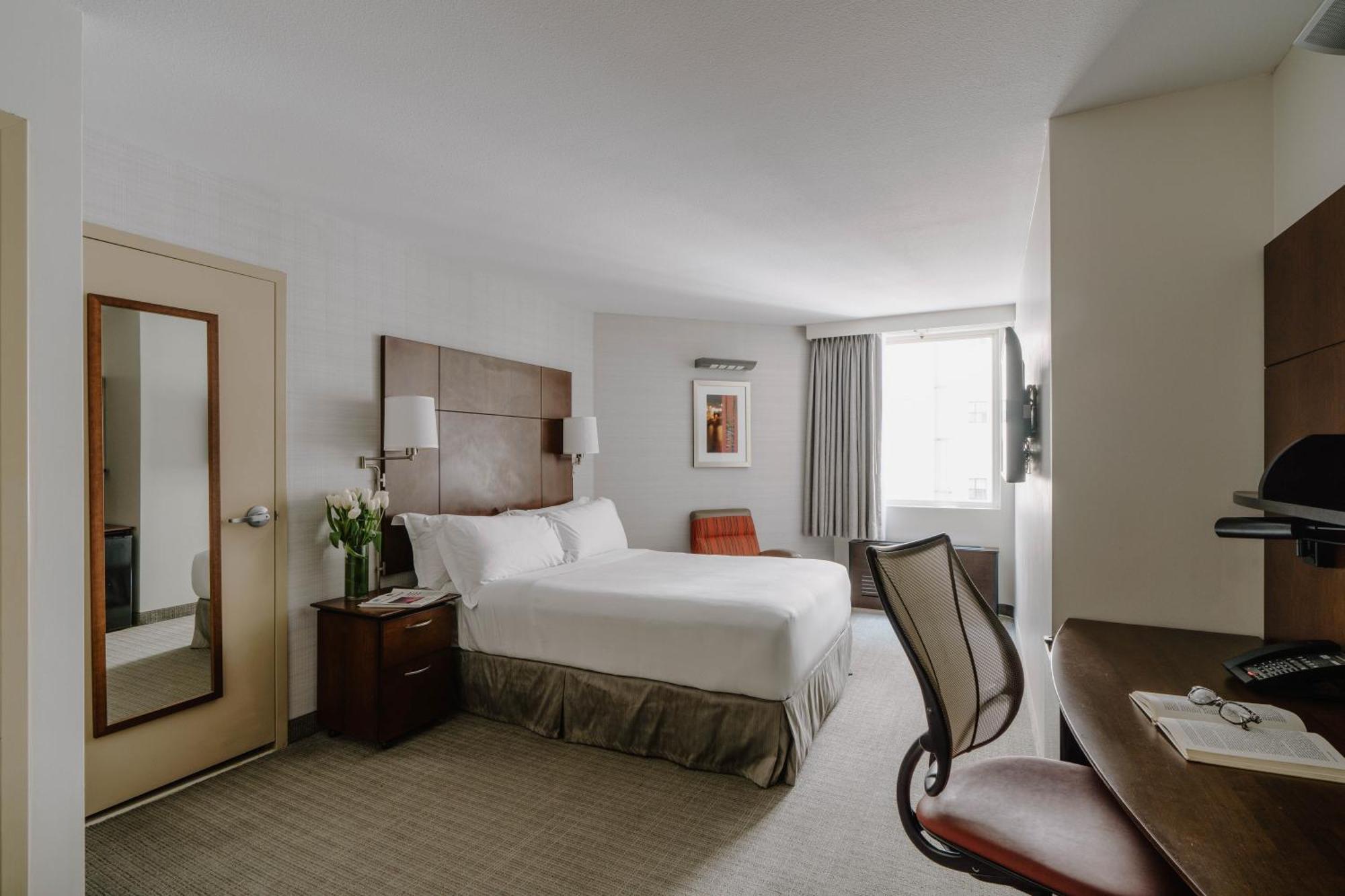 Standard Queen Room