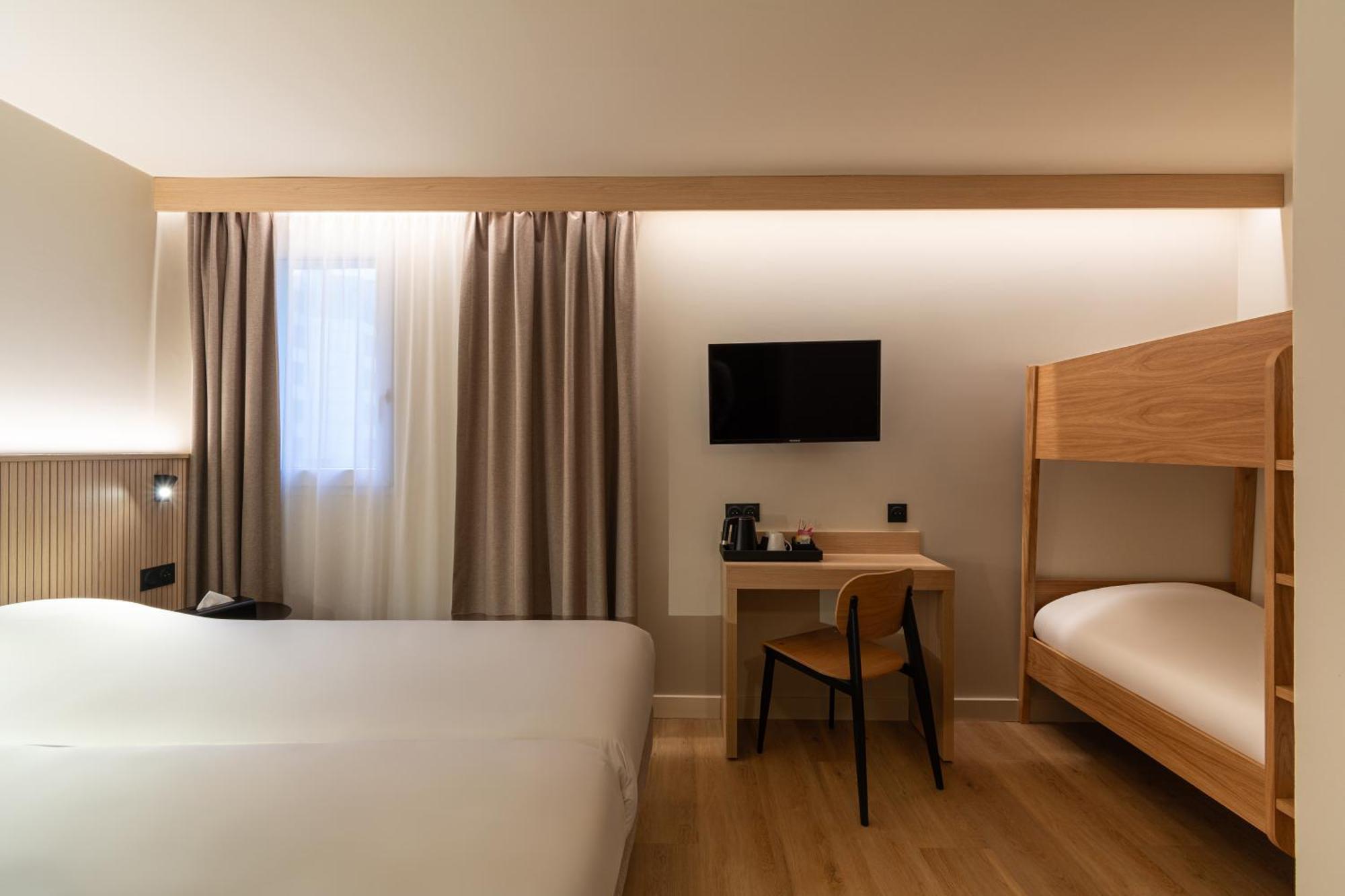 Quadruple Room,1604072587:JPEG