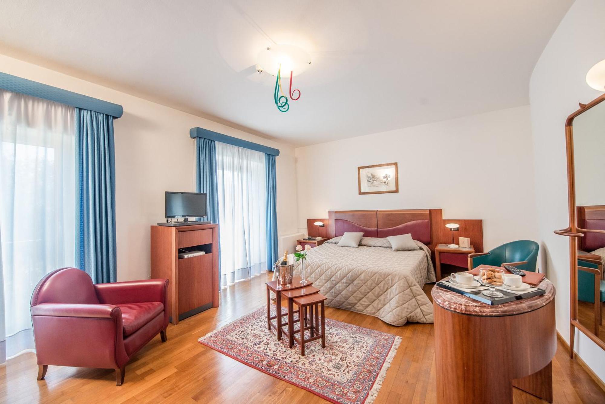 Deluxe Double or Twin Room