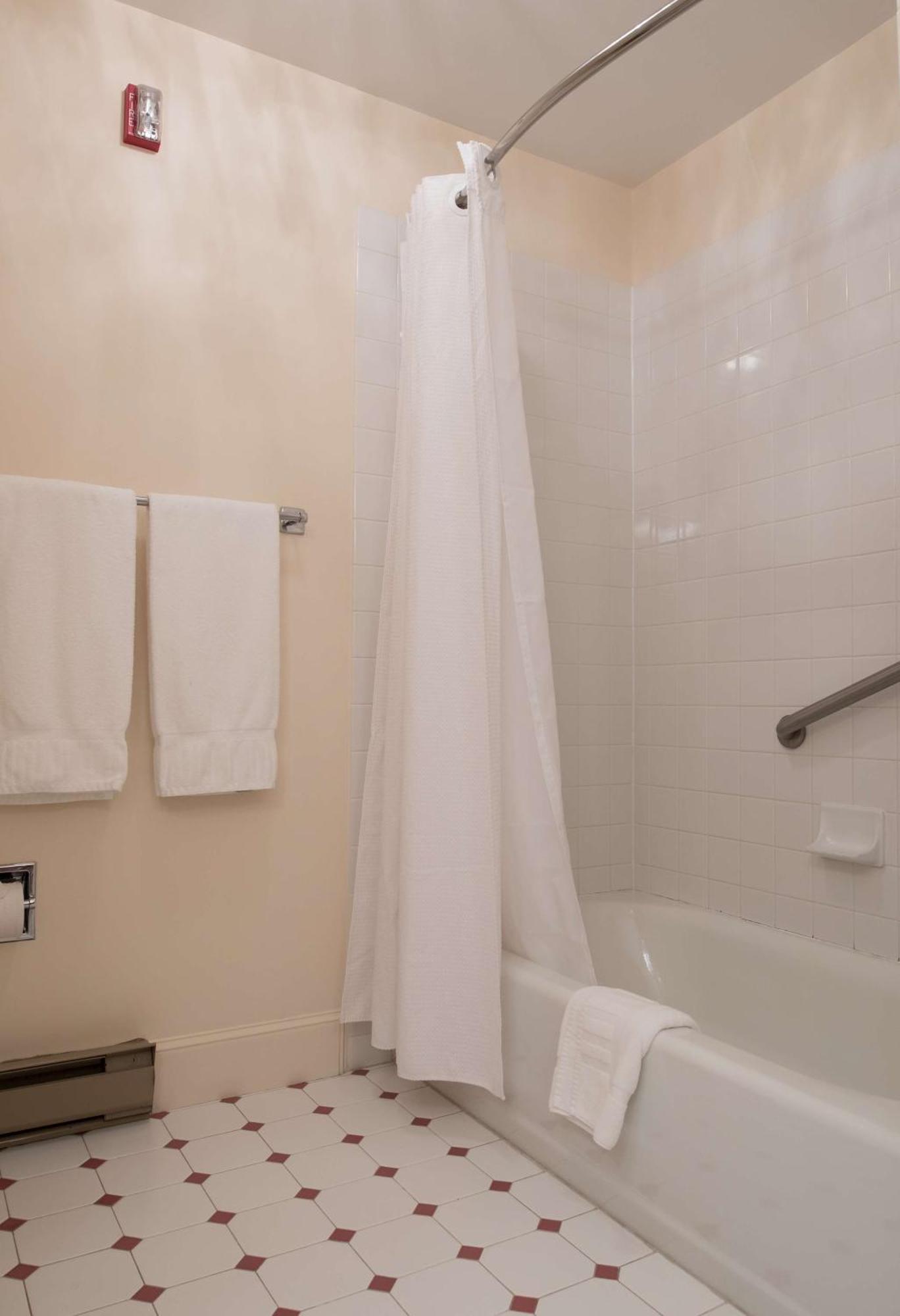 Mizzentop | King Suite | 4th Floor | Balcony