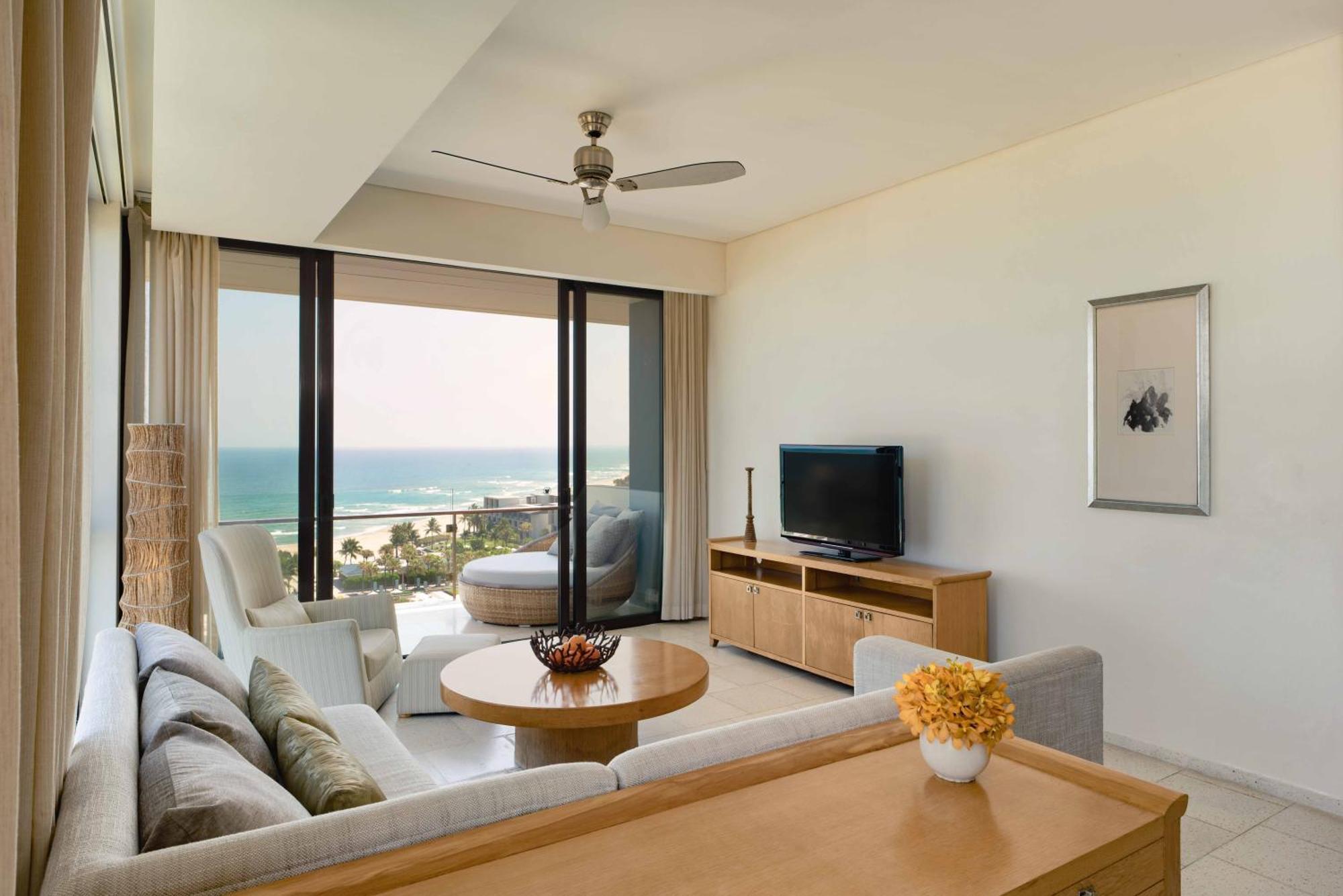 2 Bedroom Ocean View Residence with Daily Guest Activities