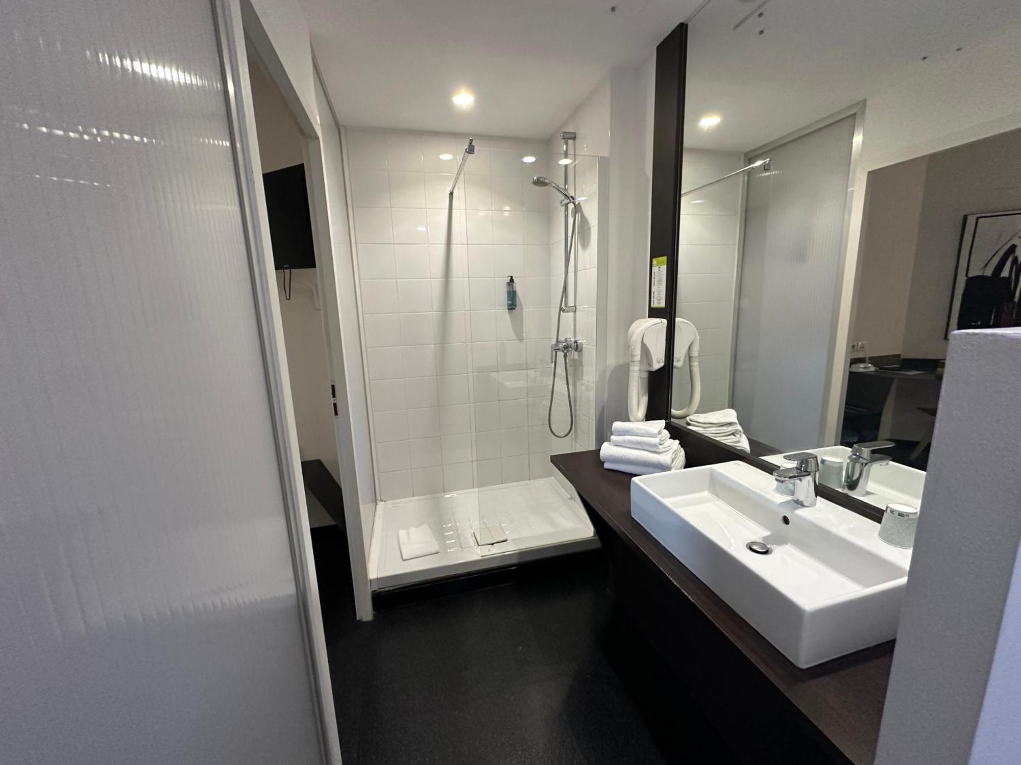 Triple Room (2 Adults + 1 Child)
