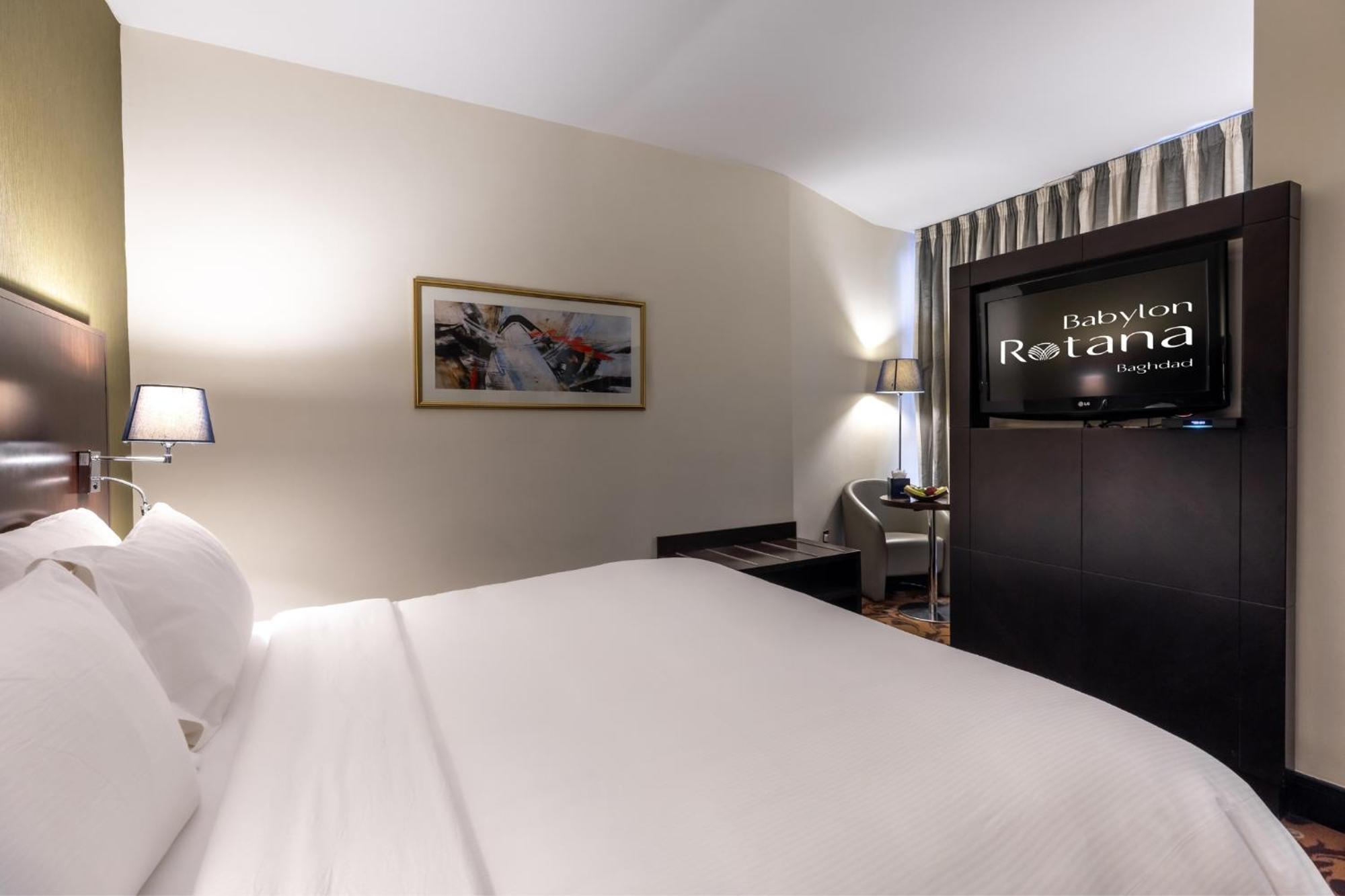Zimmer mit Kingsize-Bett