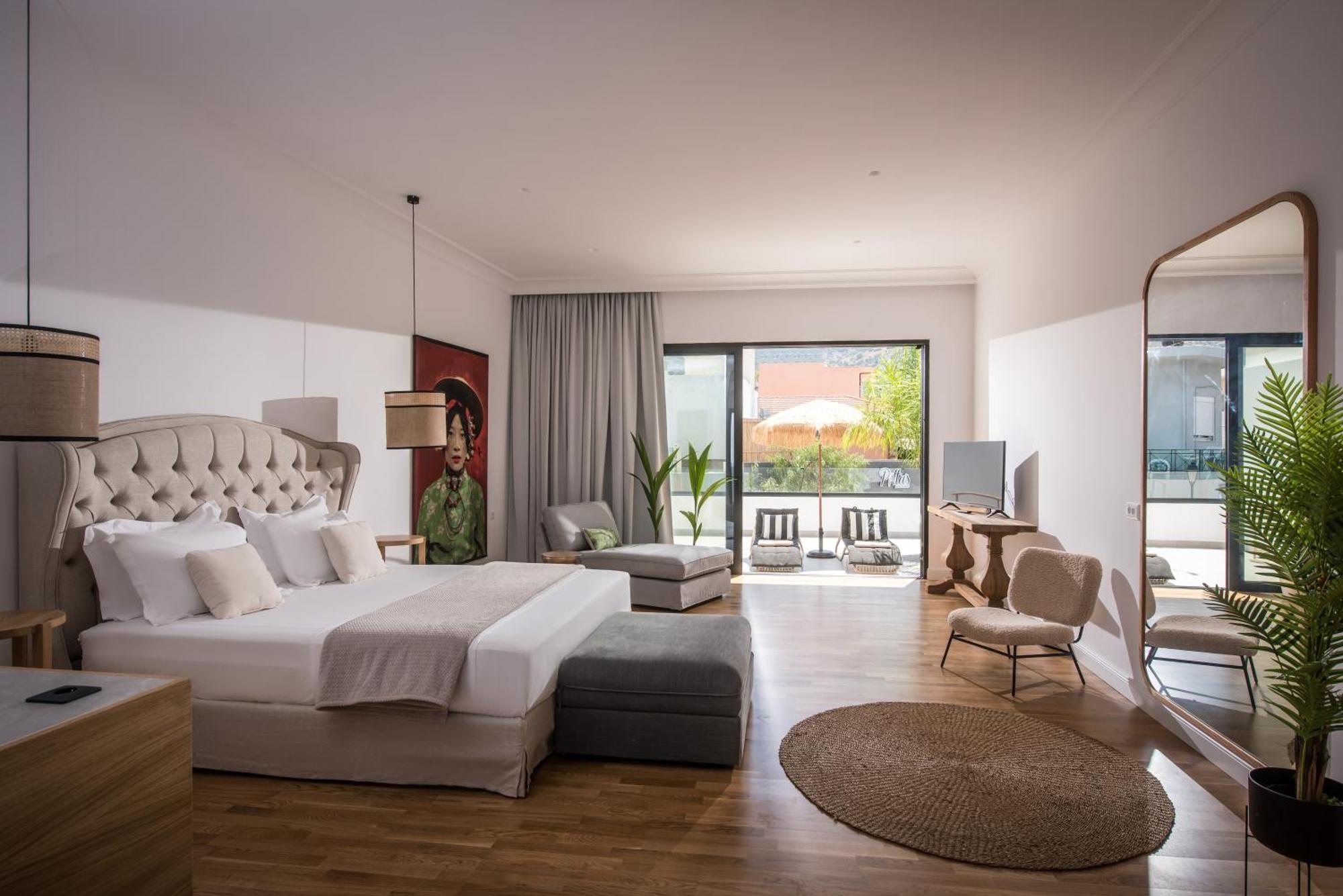 Junior suite with private mini pool