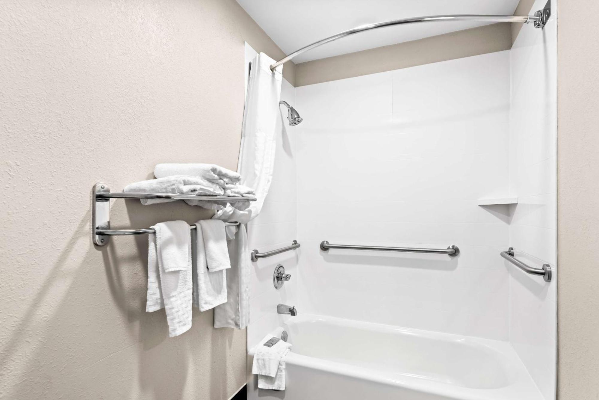 King Room - Mobility Accessible