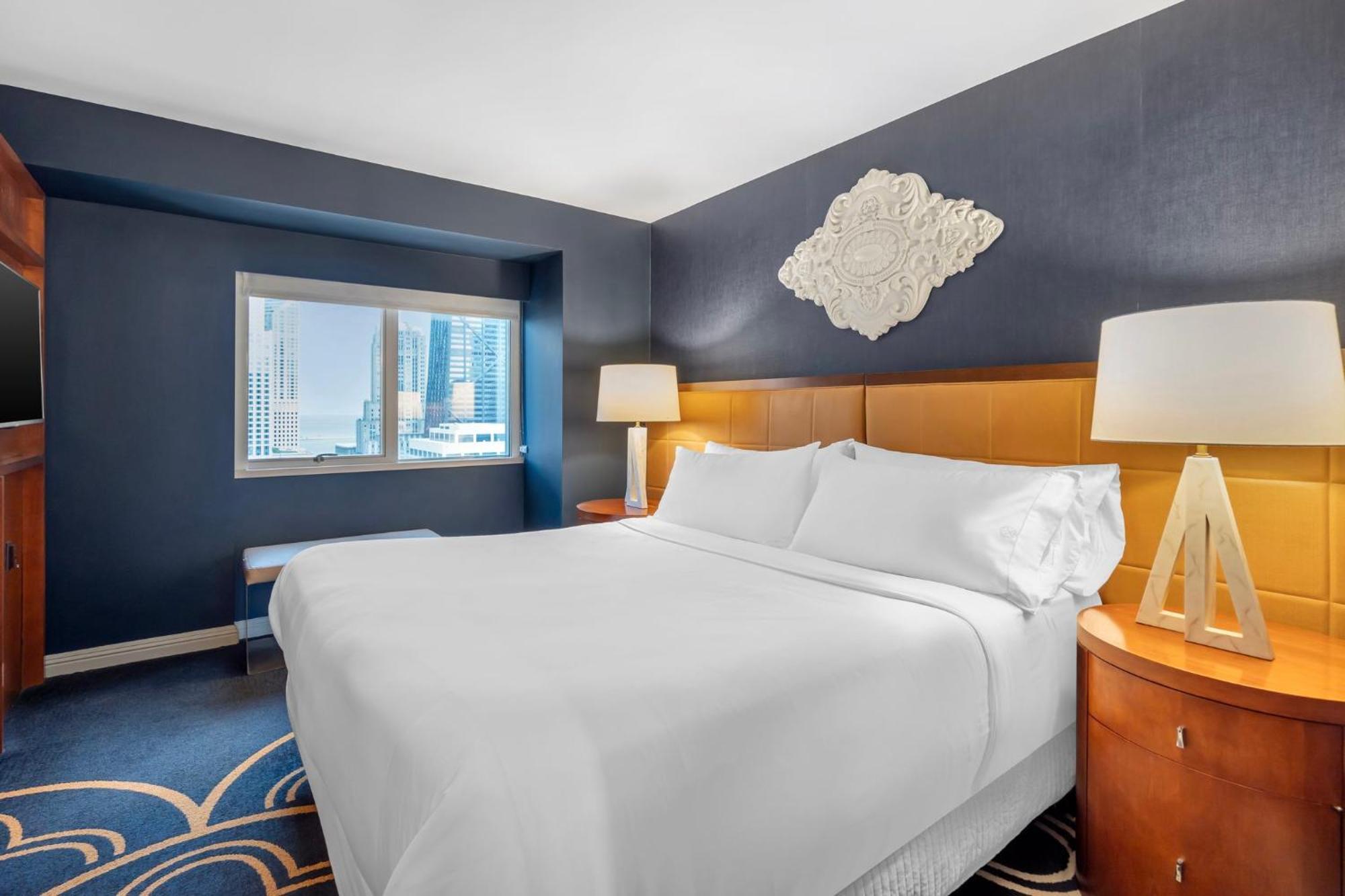 Luxury Suite Governors 1 king bed