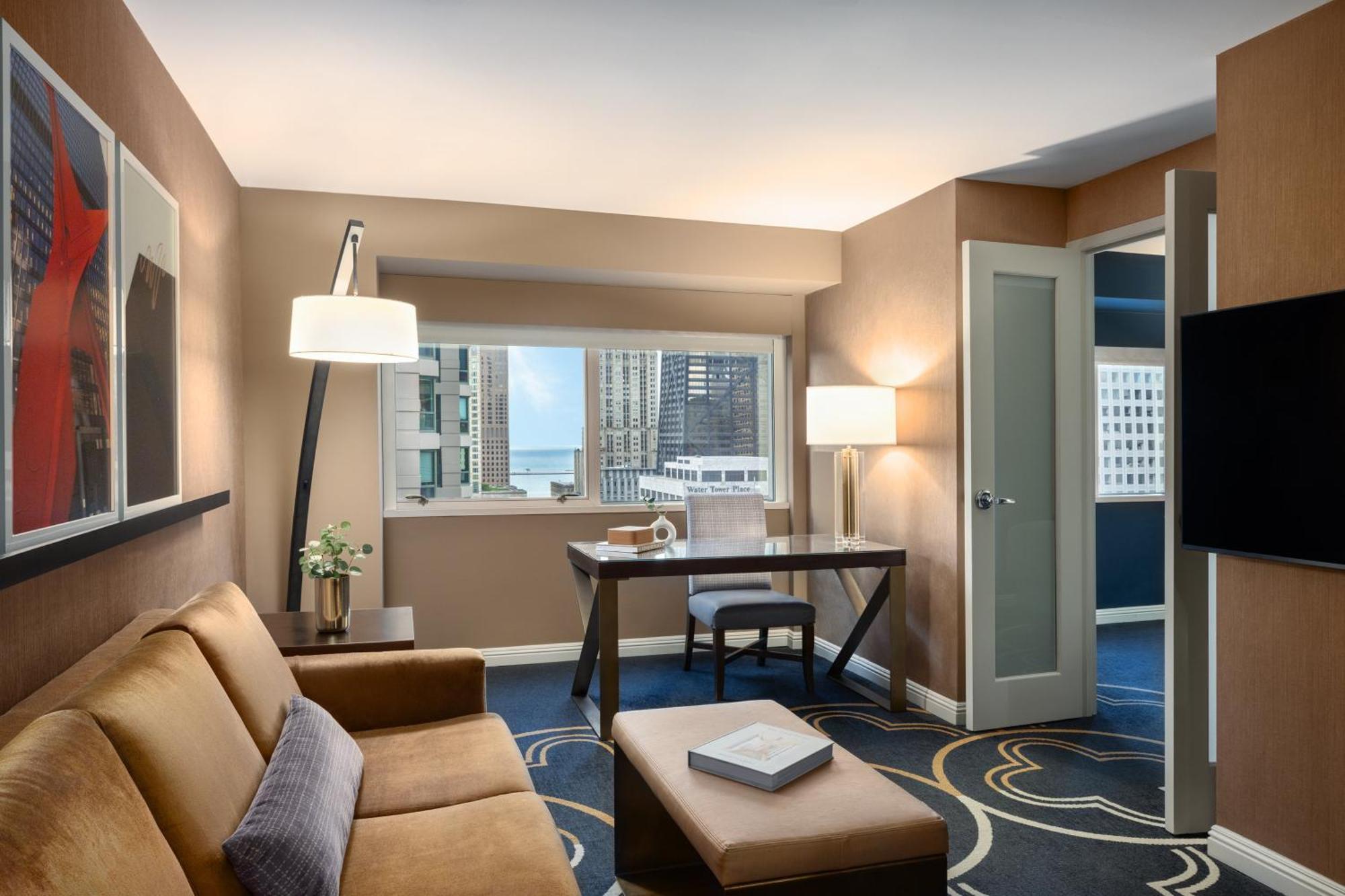 One Bedroom Suite 1 King Bed
