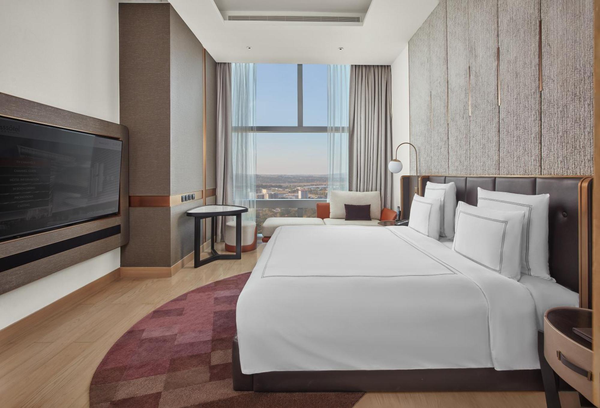 Swiss Presidential Suite with Two King Beds and Club Lounge Access