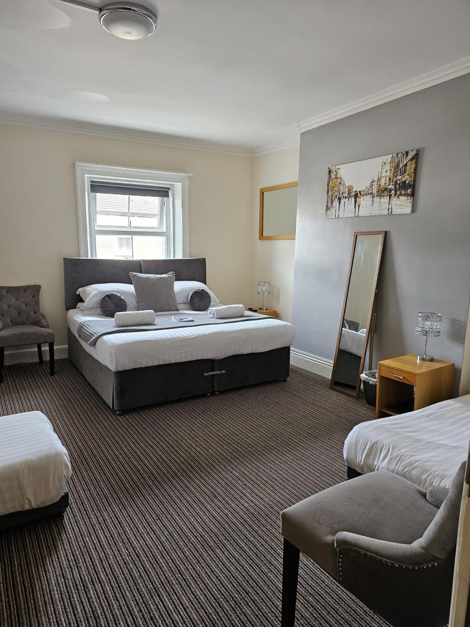 Deluxe Family Room
