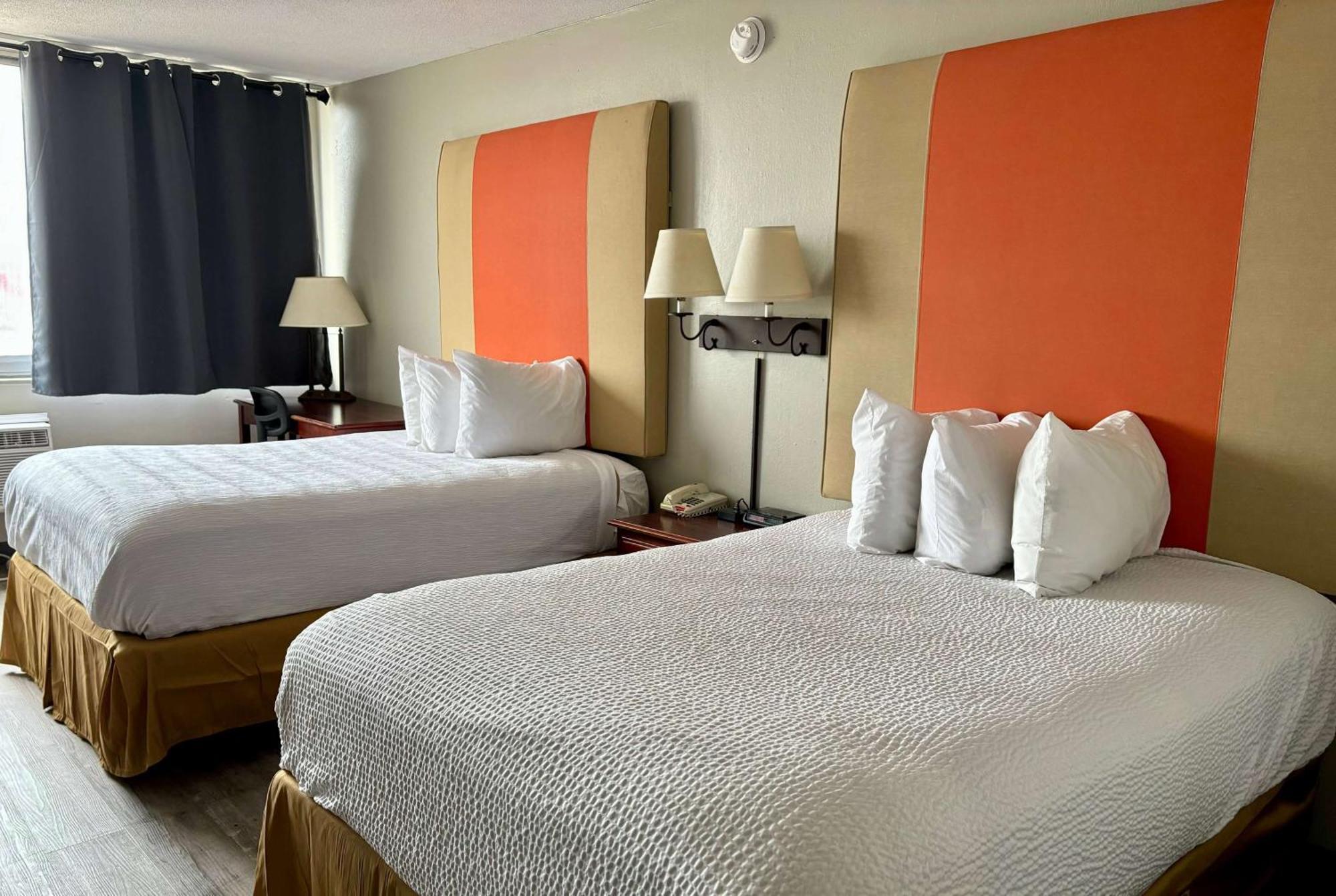 Double Room with Two Double Beds - Non-Smoking
