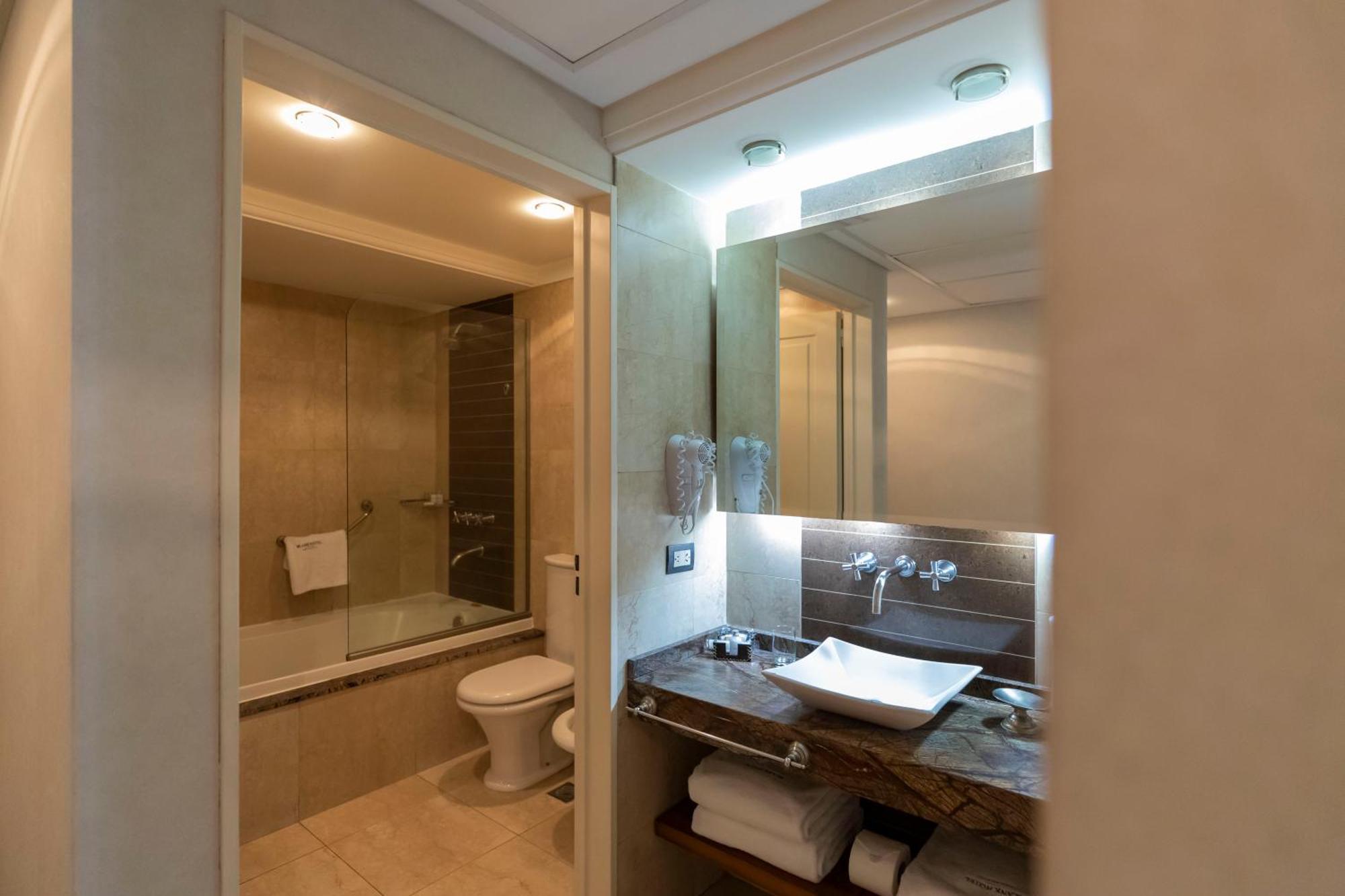 Deluxe Room Hydro