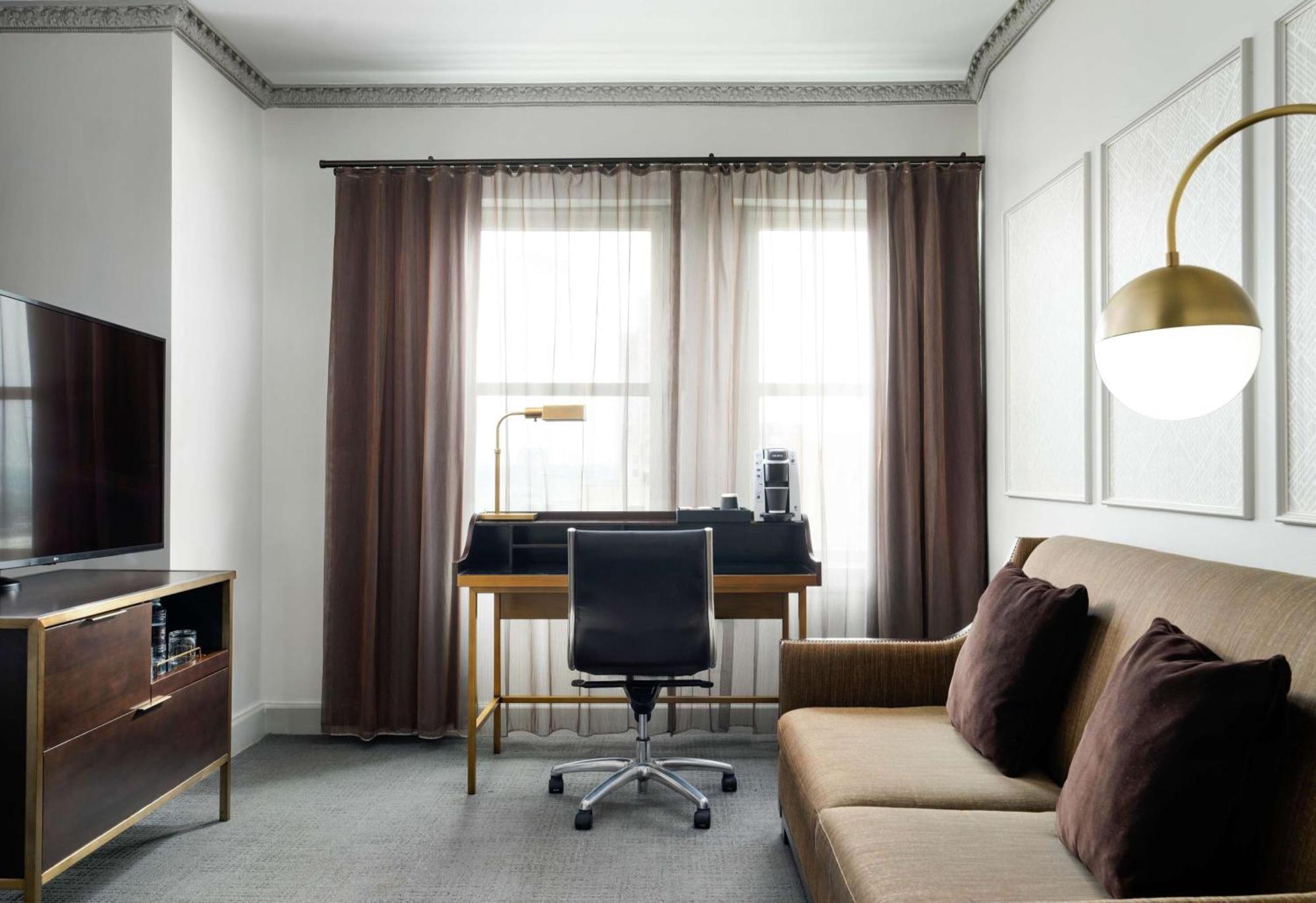 Deluxe Zimmer mit Kingsize-Bett und ebenerdiger Dusche - barrierefrei