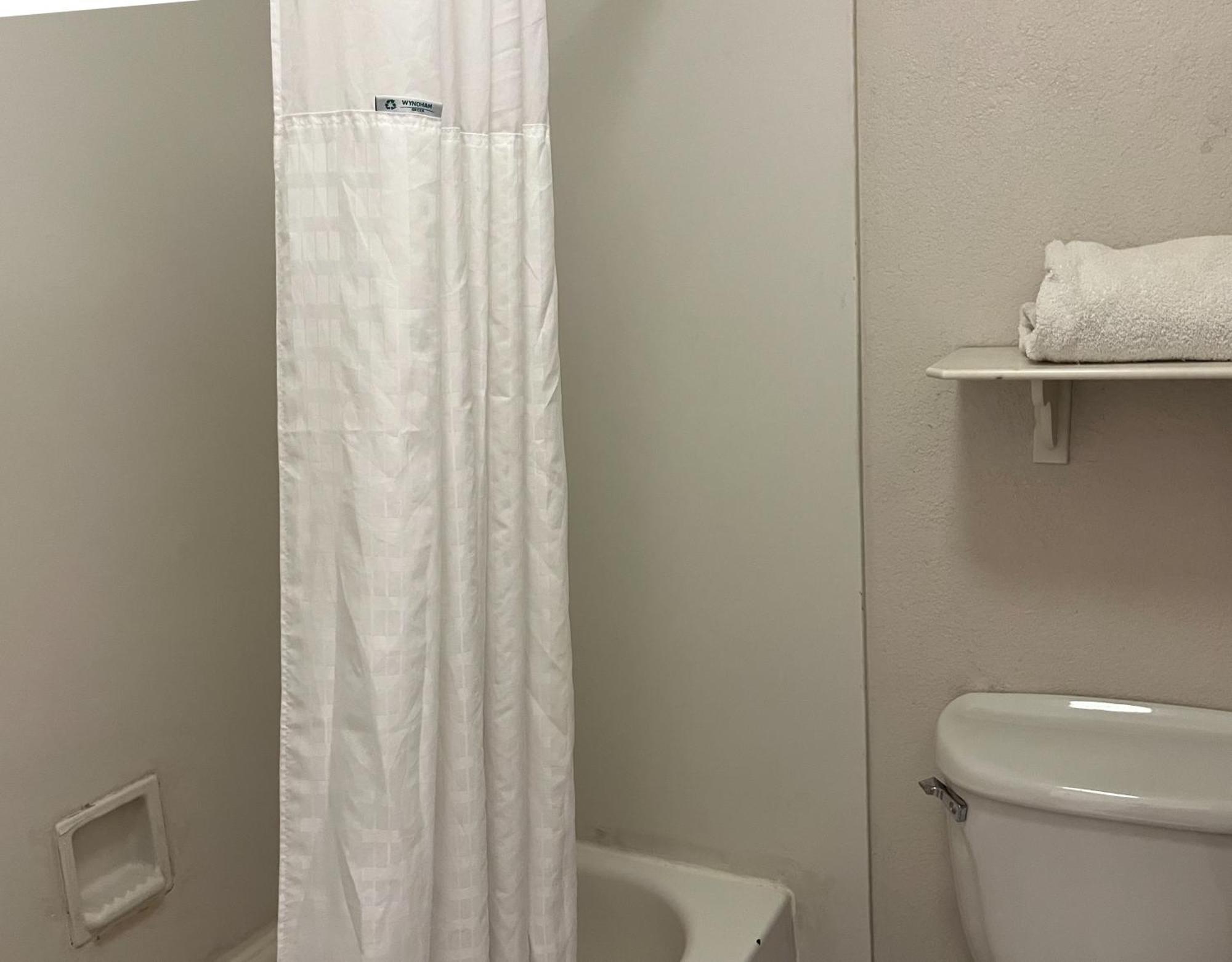 King Room - Disability Access - Non-Smoking