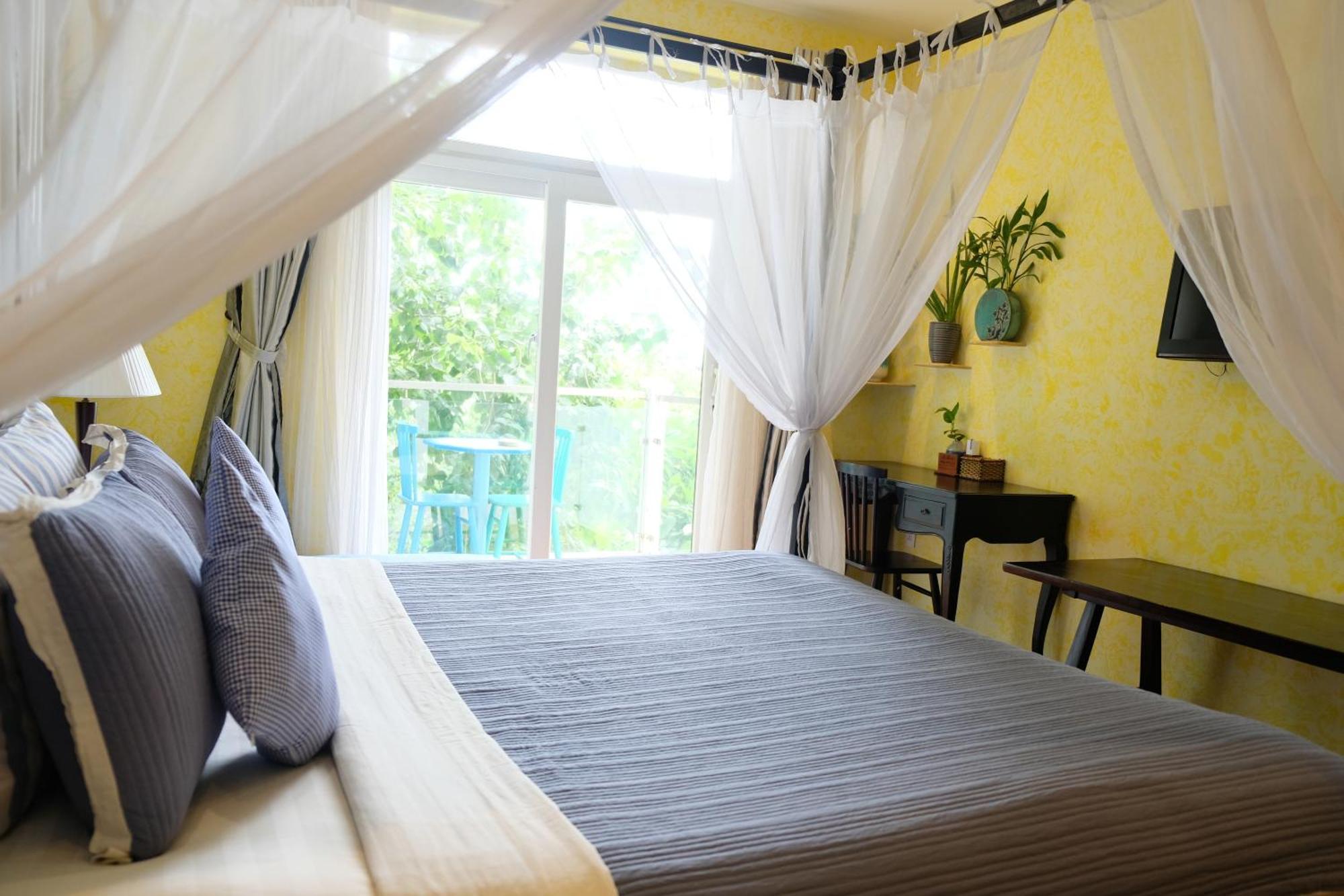 Double Room with Pool View