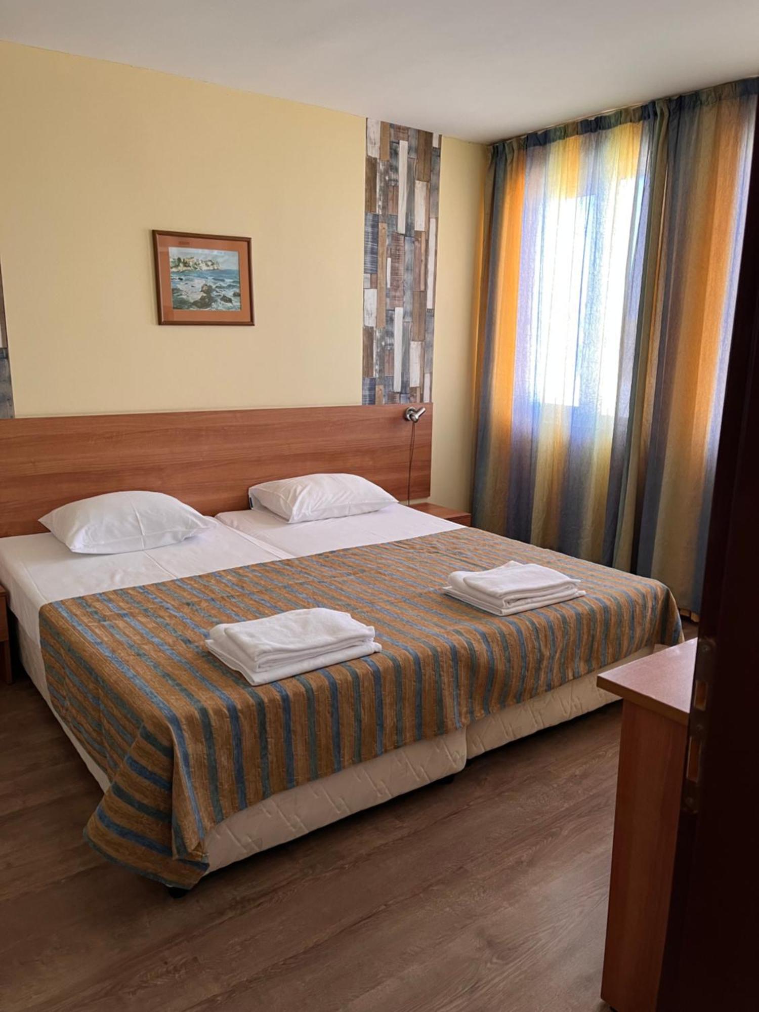 One-Bedroom Suite with Balcony
