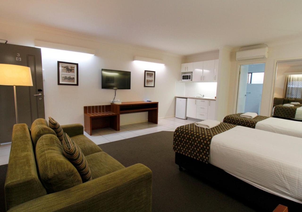 Deluxe Twin Suite (2 Adults)