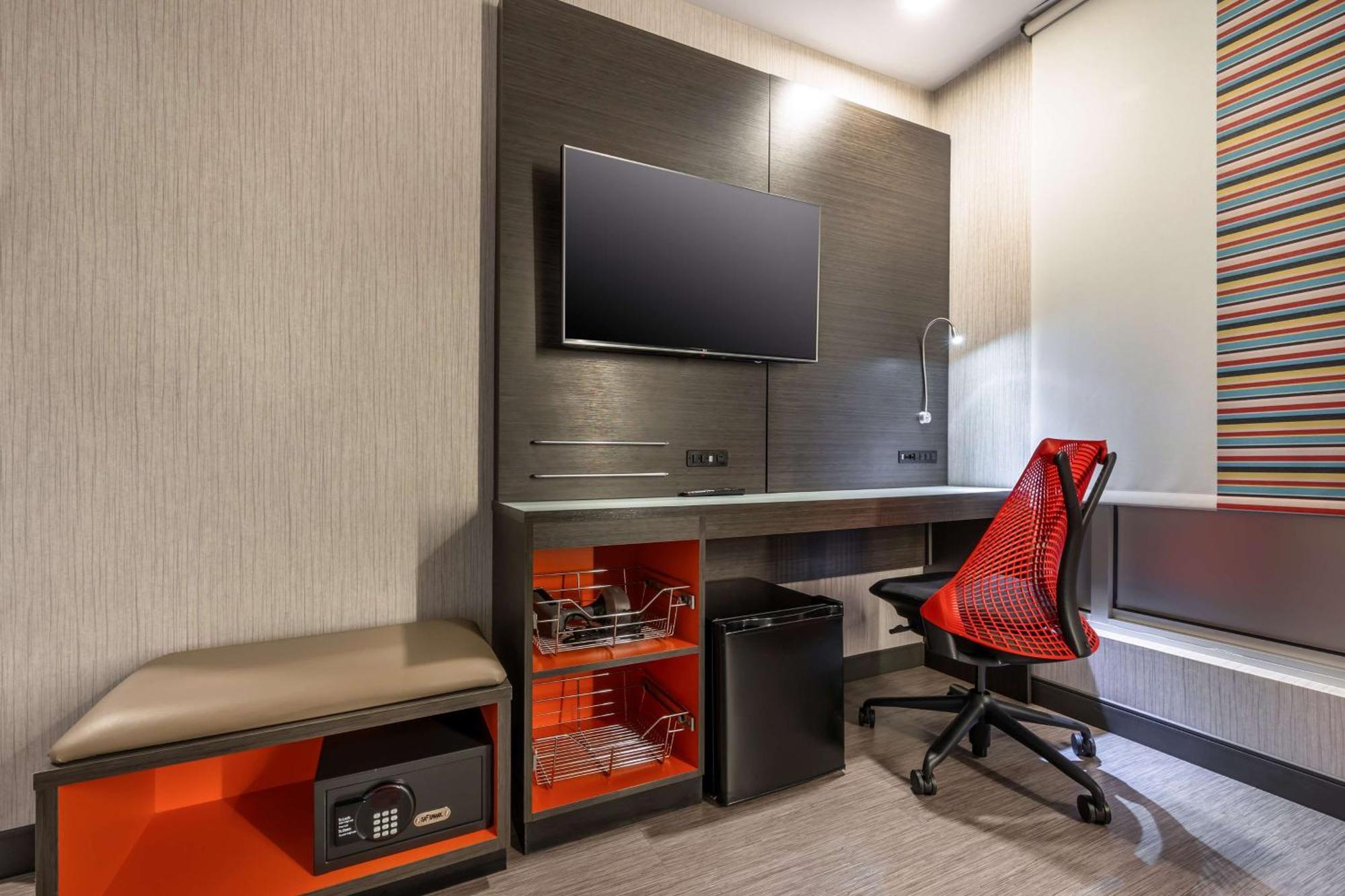 King Room with Sofa Bed - Disability Access