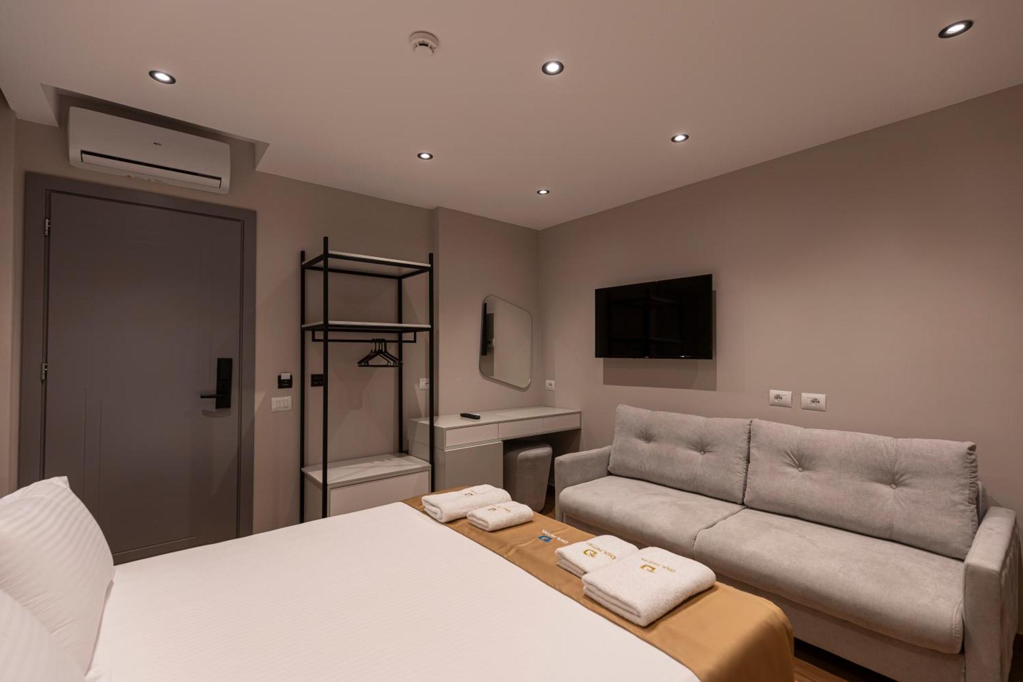 Deluxe Triple Room,1605621928:JPEG