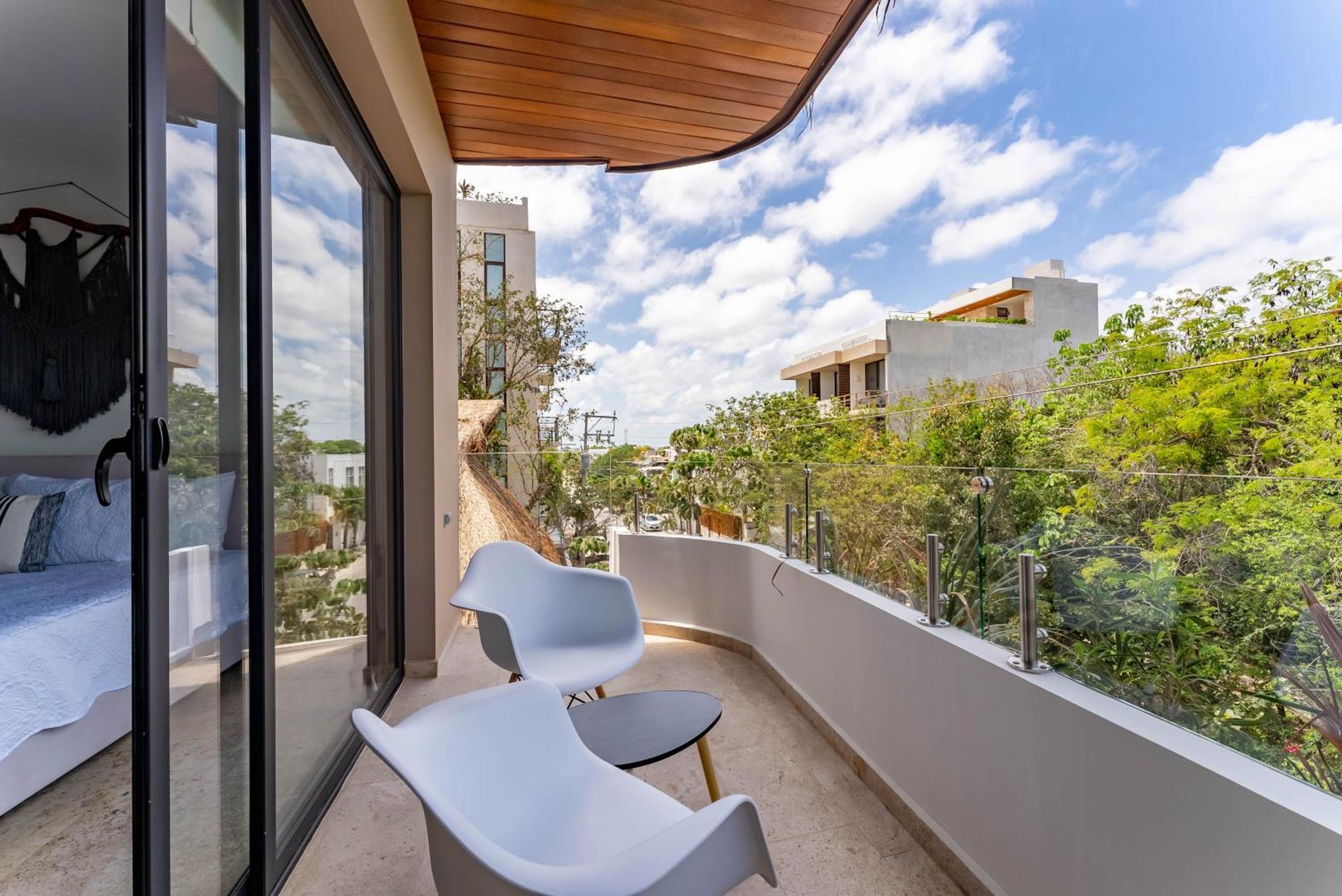 Studio Balcony