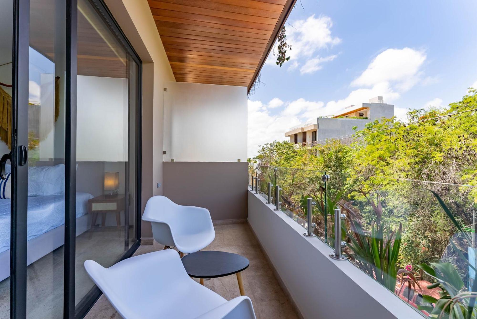 Studio Balcony