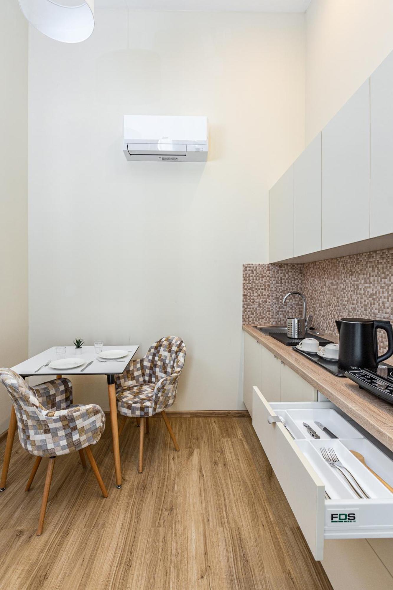 One-Bedroom Apartment,1606002194:JPEG