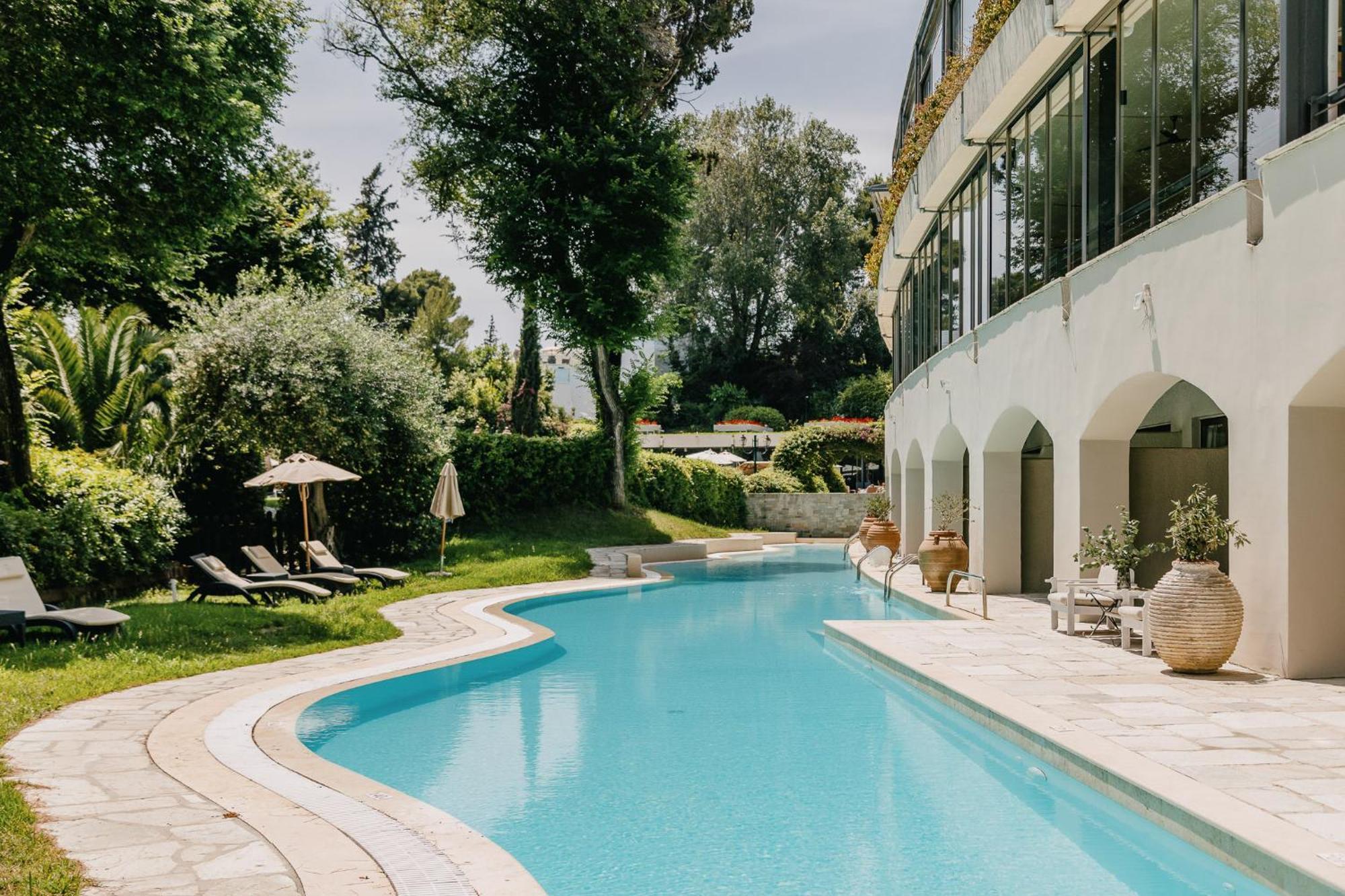 Suite with Shared Pool